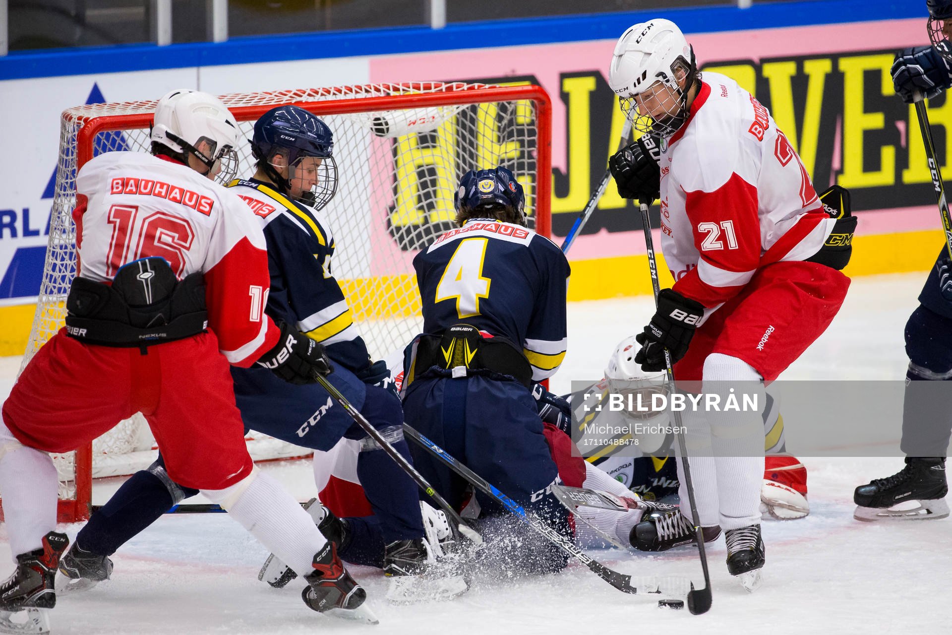 Östergötlands Albin Persson med en chans framför