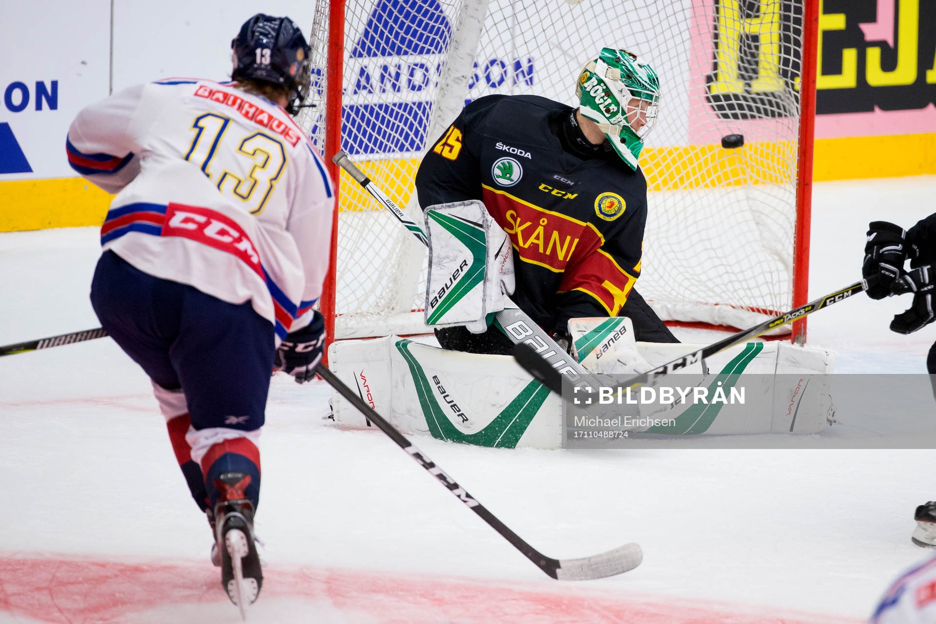 Stockholm Syds Alexander Holtz skjuter 1-2 bakom Skånes