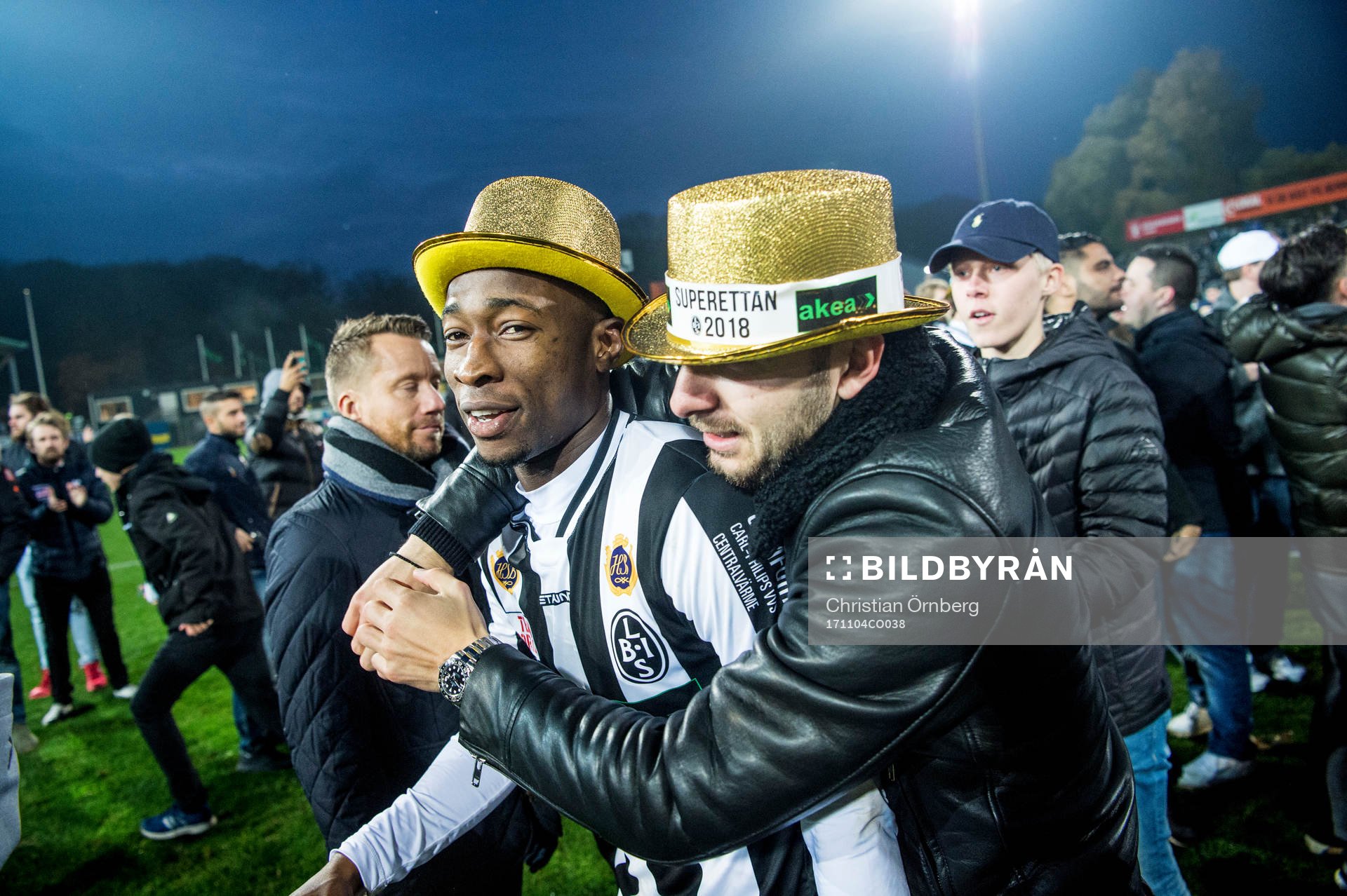 Landskronas spelare Karim Sadat jublar efter vinsten i fotbollsmatchen i Division 1 Södra mellan Landskrona och Karlskrona den 4 november 2017 i Landskrona.