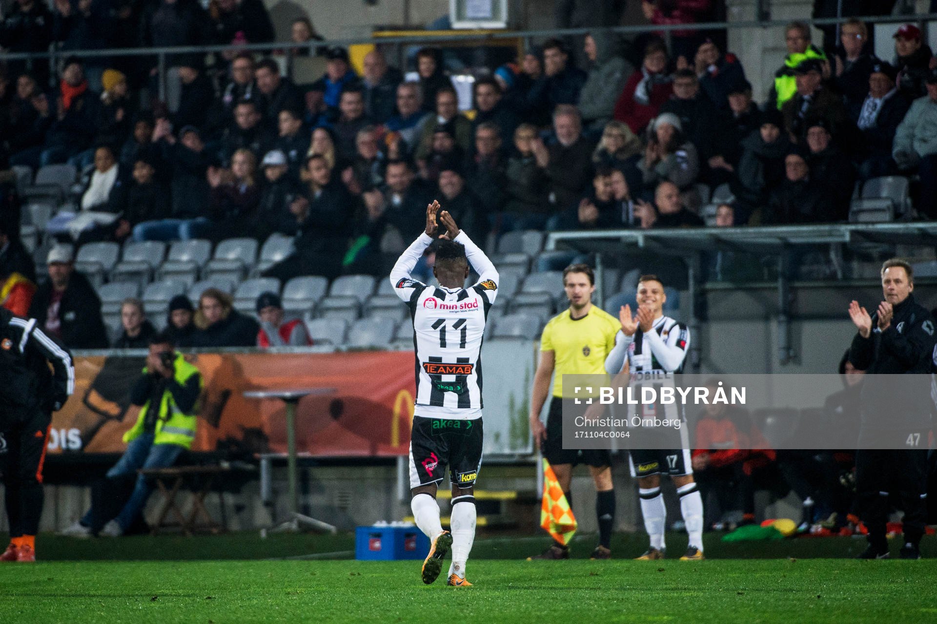 Landskronas Karim Sadat jublar när han byts ut