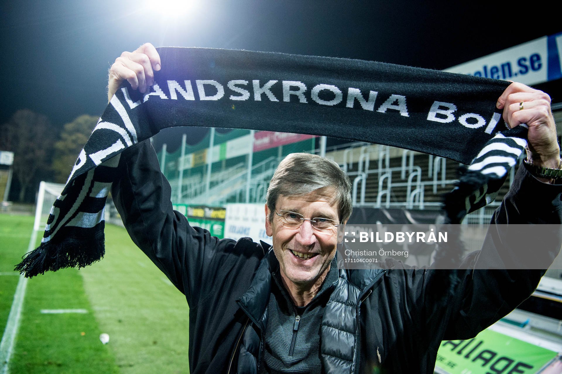 Landskronas ordförande Gabriel Muncks jublar