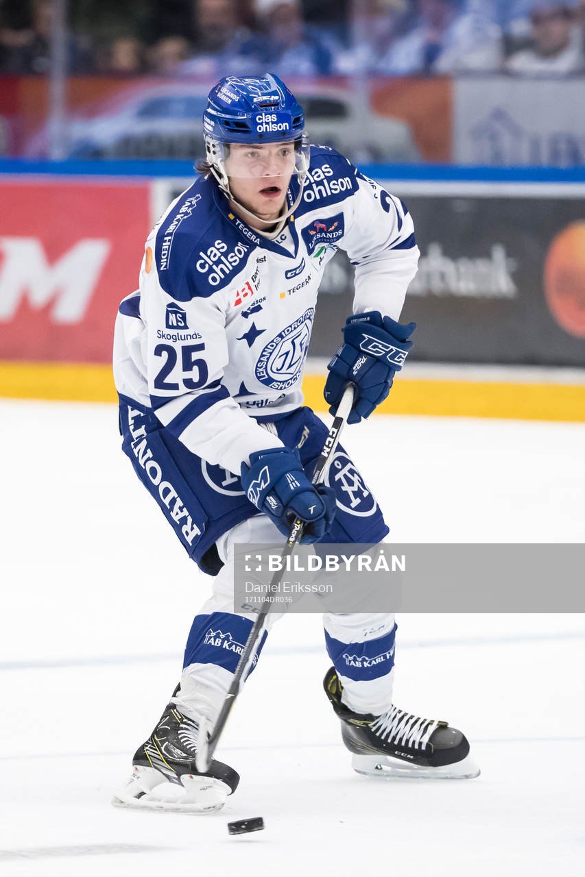 Leksands Oliver Larsen  i ishockeymatchen i