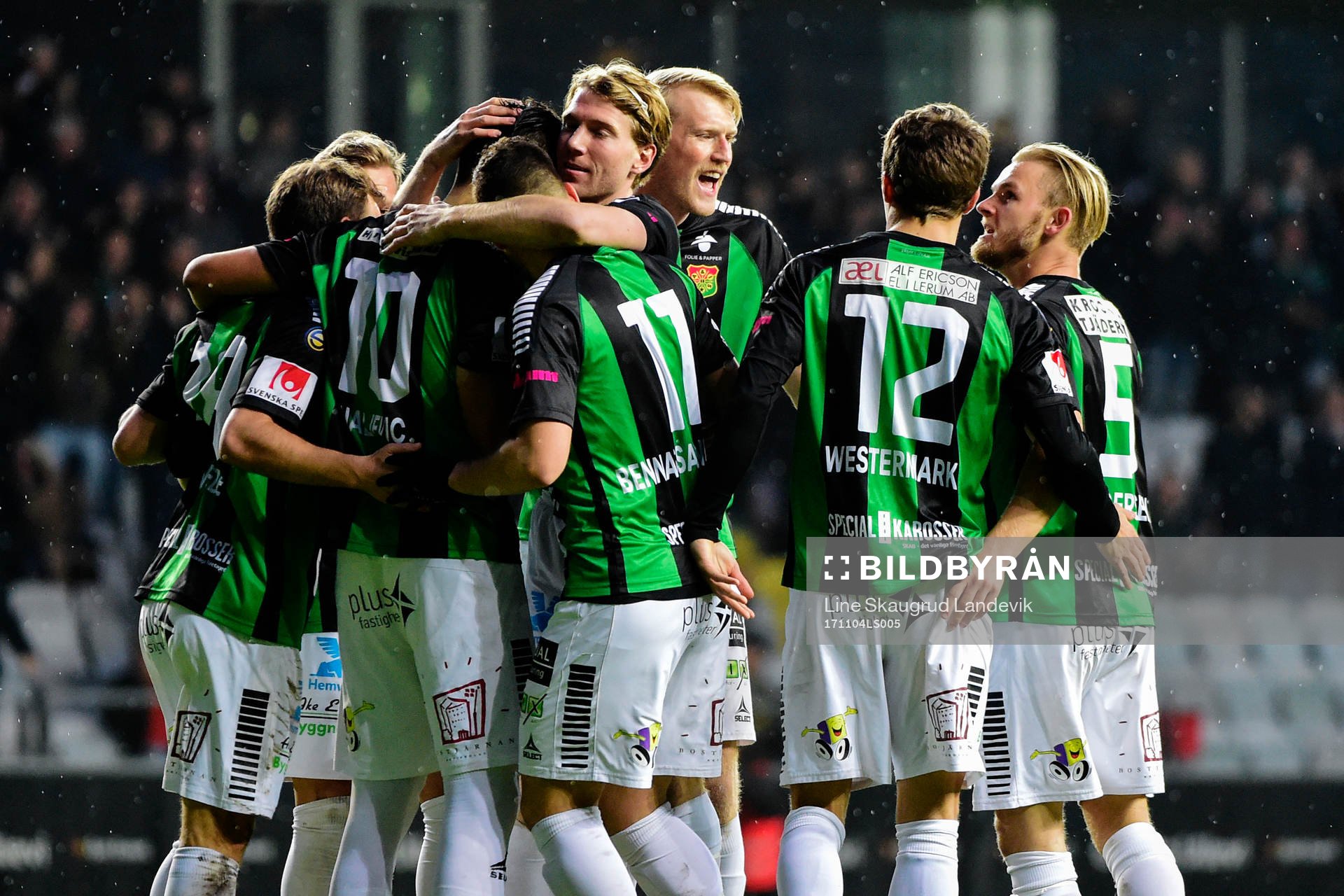 GAIS Luka Mijaljevic jublar med lagkamrater