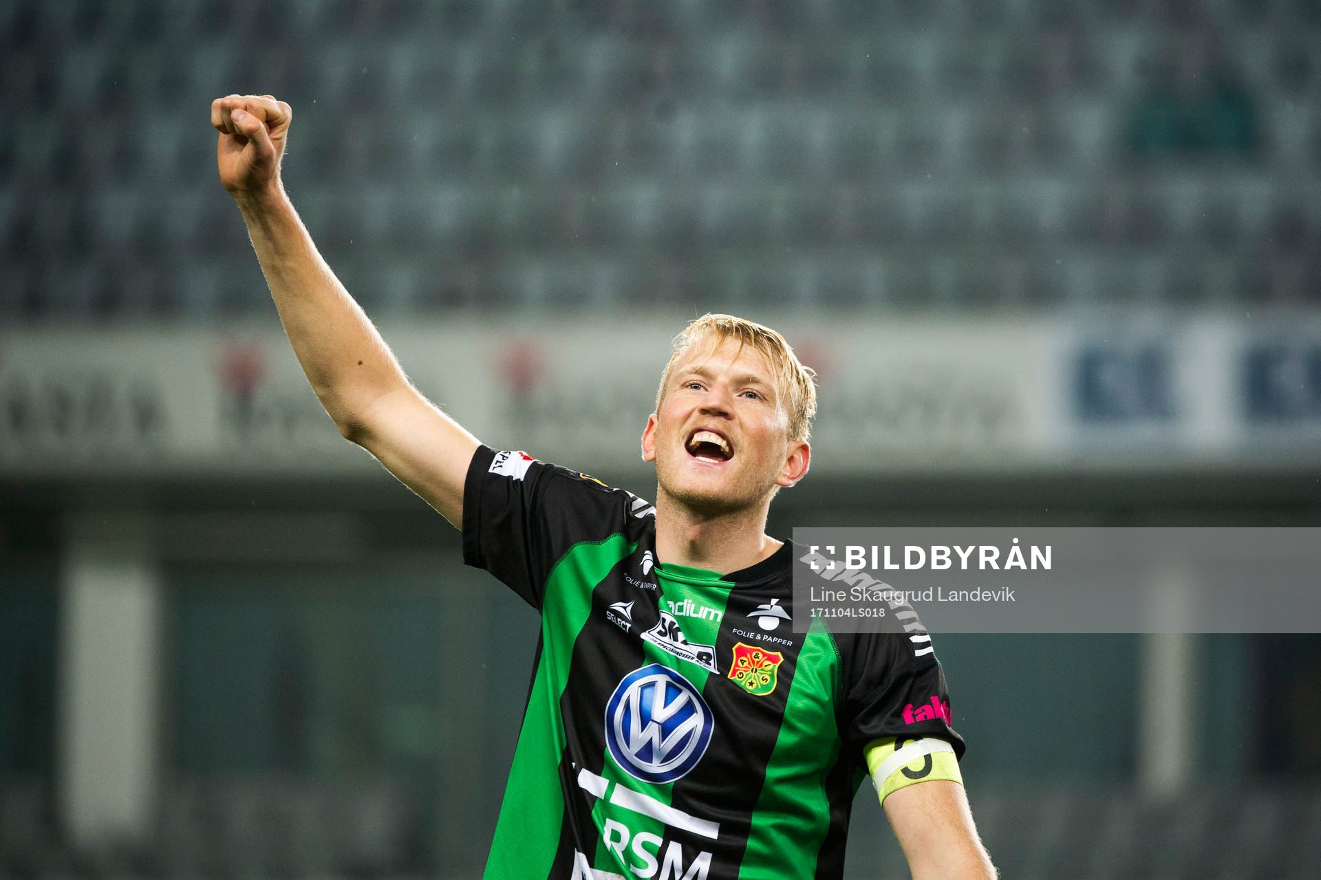 GAIS Carl Nyström jublar efter vinst i fotbollsmatchen i Superettan mellan GAIS och Varberg den 4 november 2017 i Göteborg.