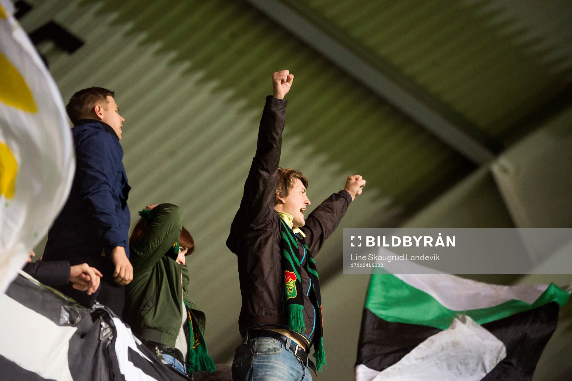 Supporter för GAIS jublar