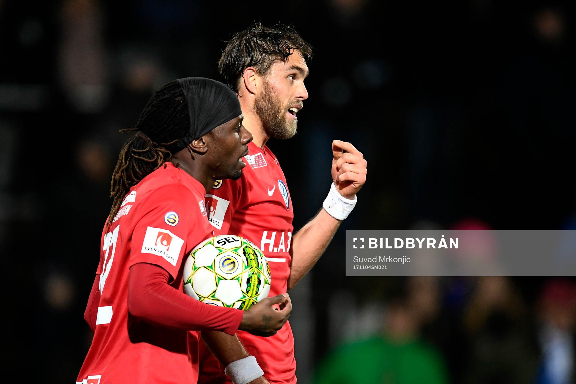 Örgrytes Johan Elmander jublar