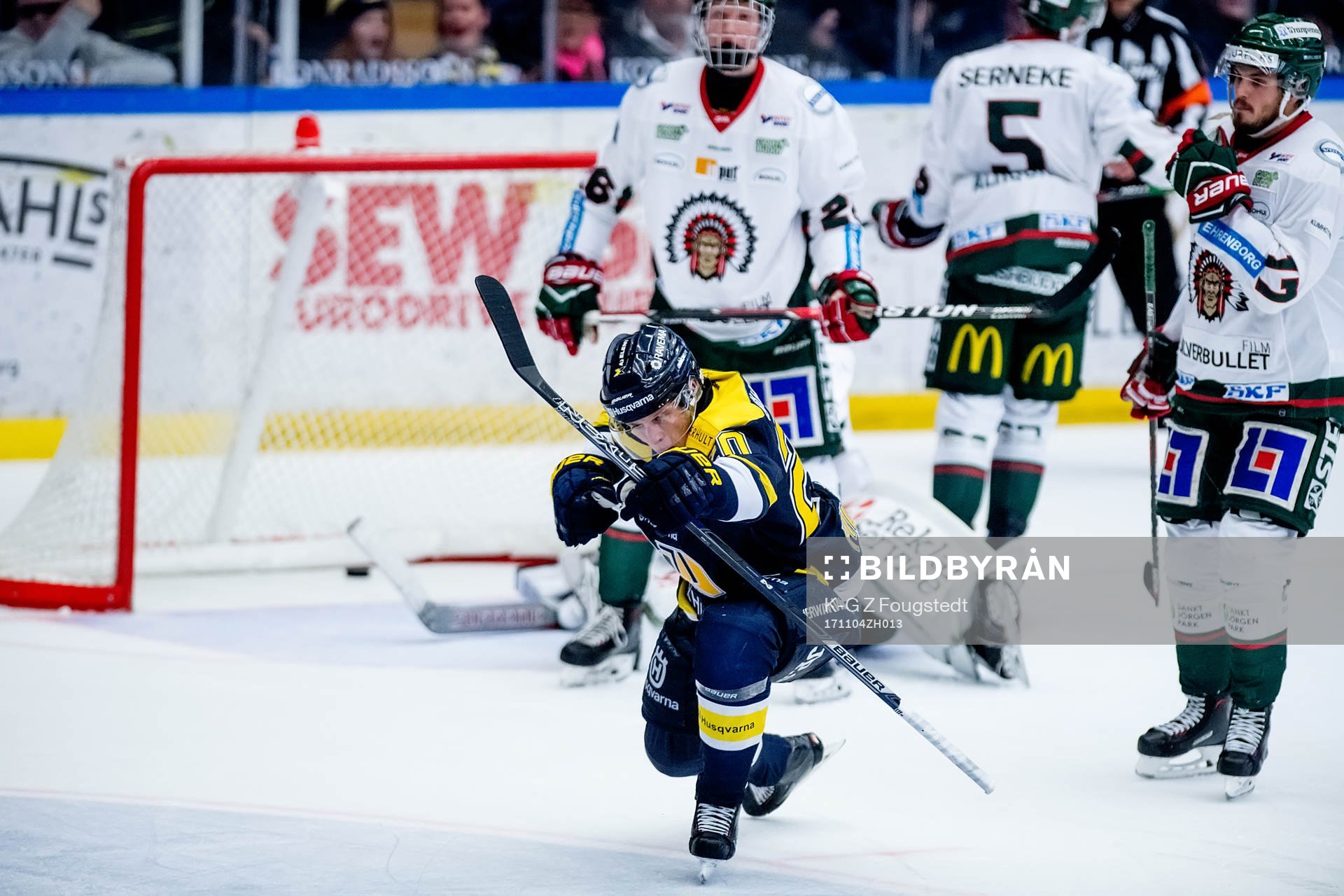 HV71 jubel Lawrence Pilut jublar
