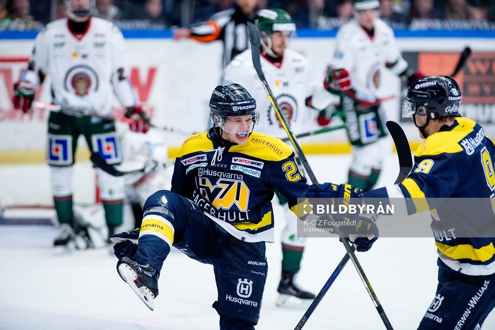 HV71 jubel Lawrence Pilut jublar