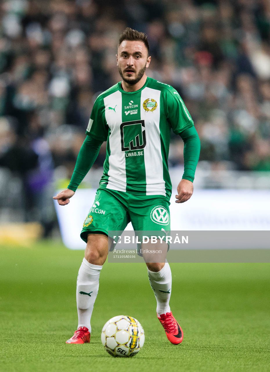 Hammarbys Muamer Tankovic med bollen