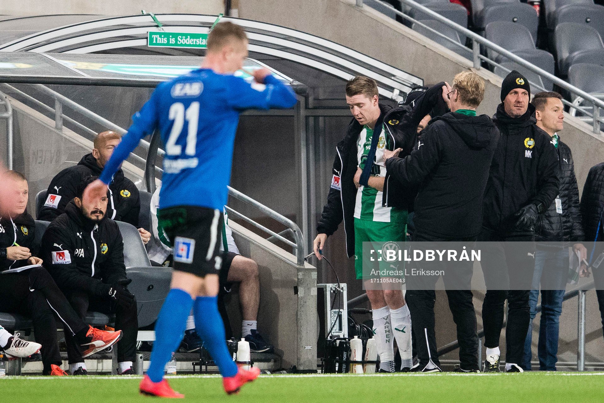 Hammarbys Birkir Már Saevarsson tvingas utgå med en skada