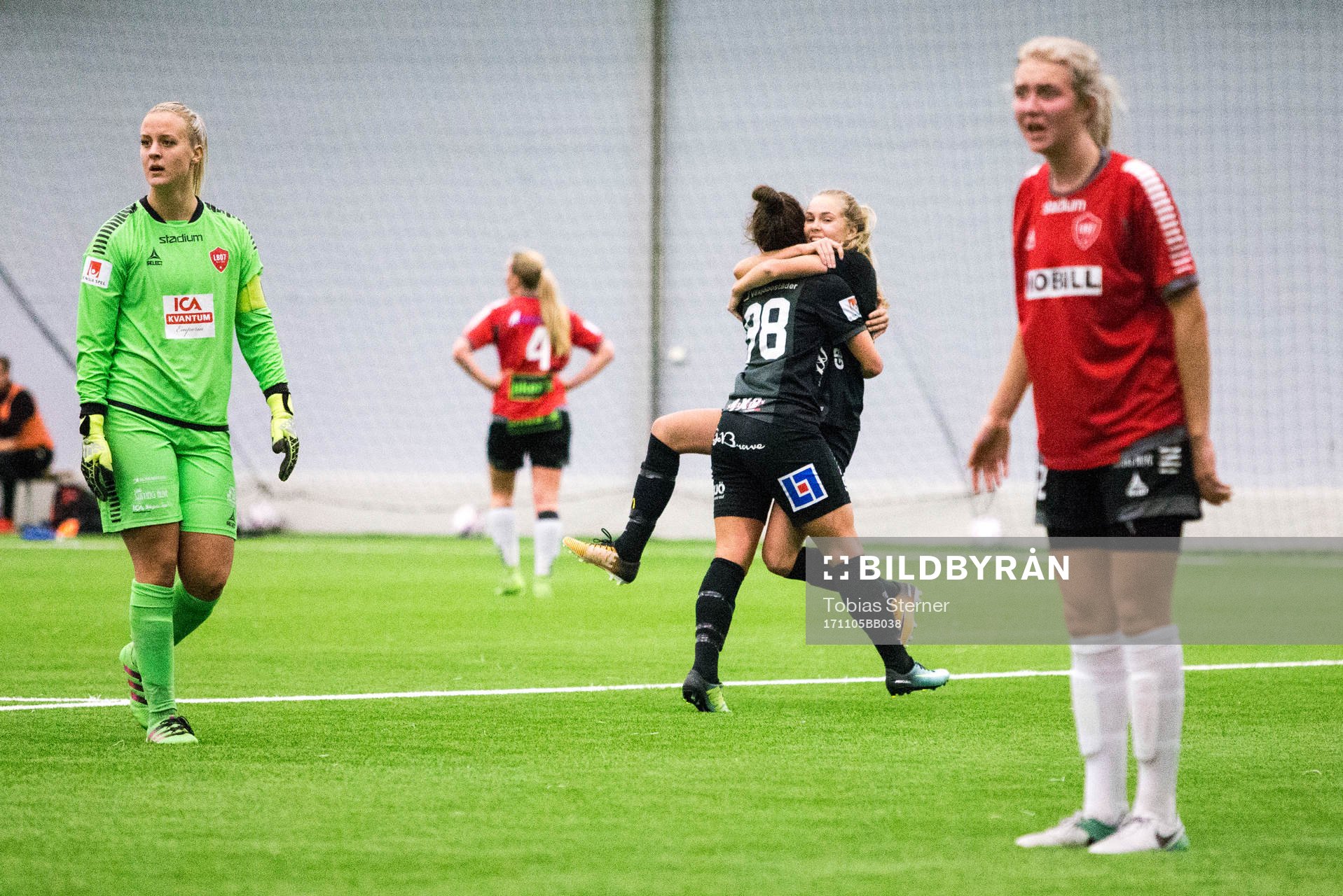 Växjös Mimmi Strömgren jublar