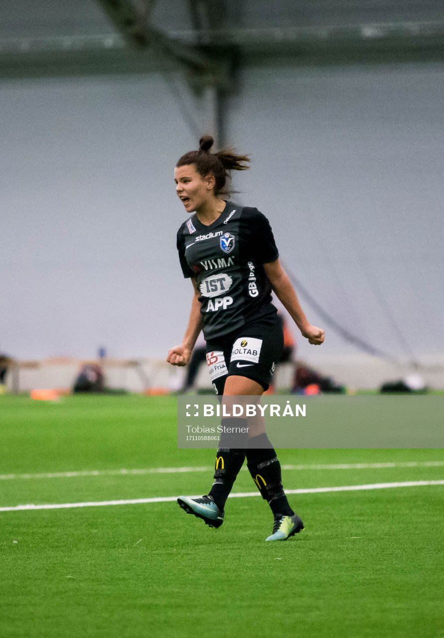 Växjös Mimmi Strömgren jublar