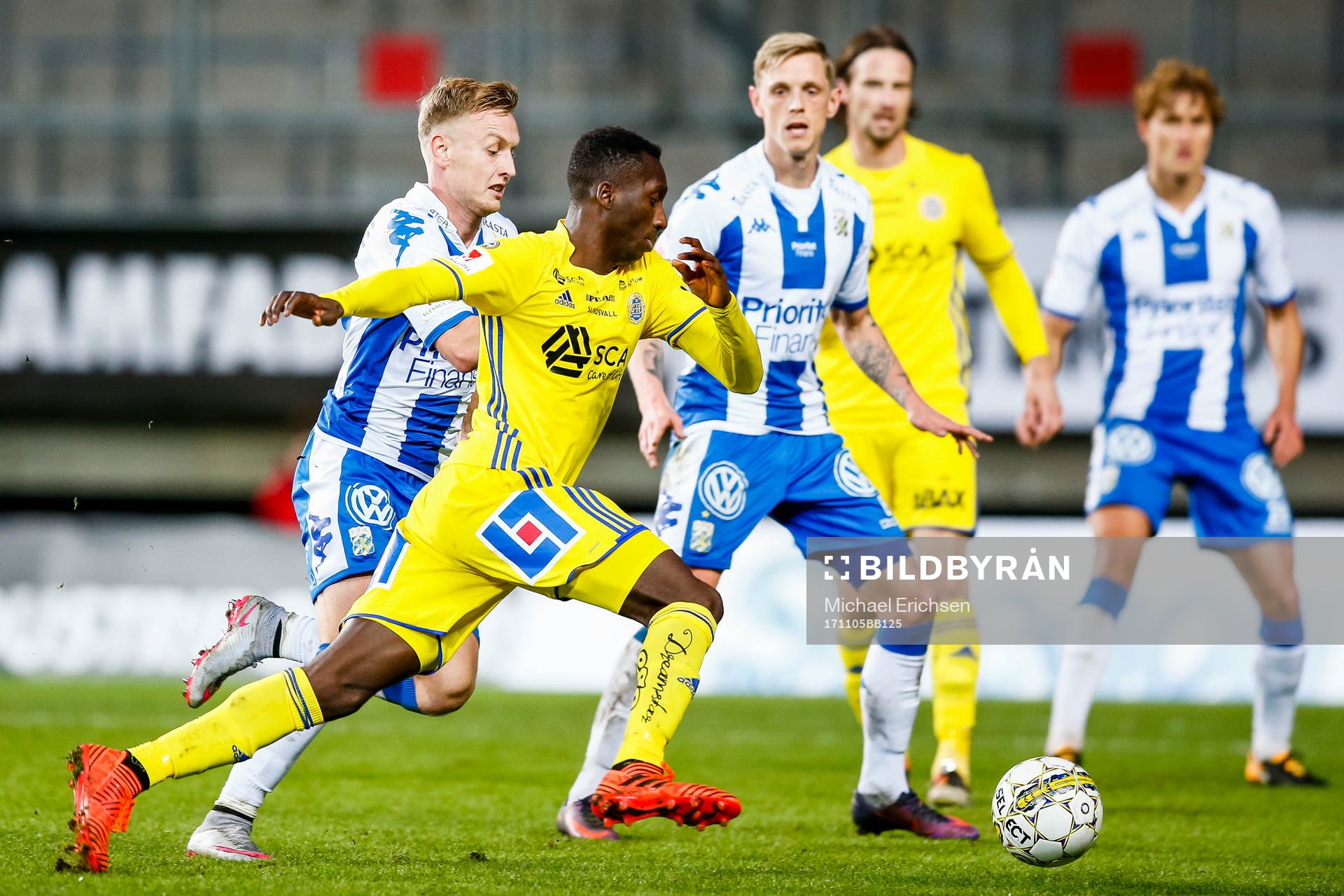 Sundsvalls Peter Wilson och IFK Göteborgs Sebastian Ohlsson