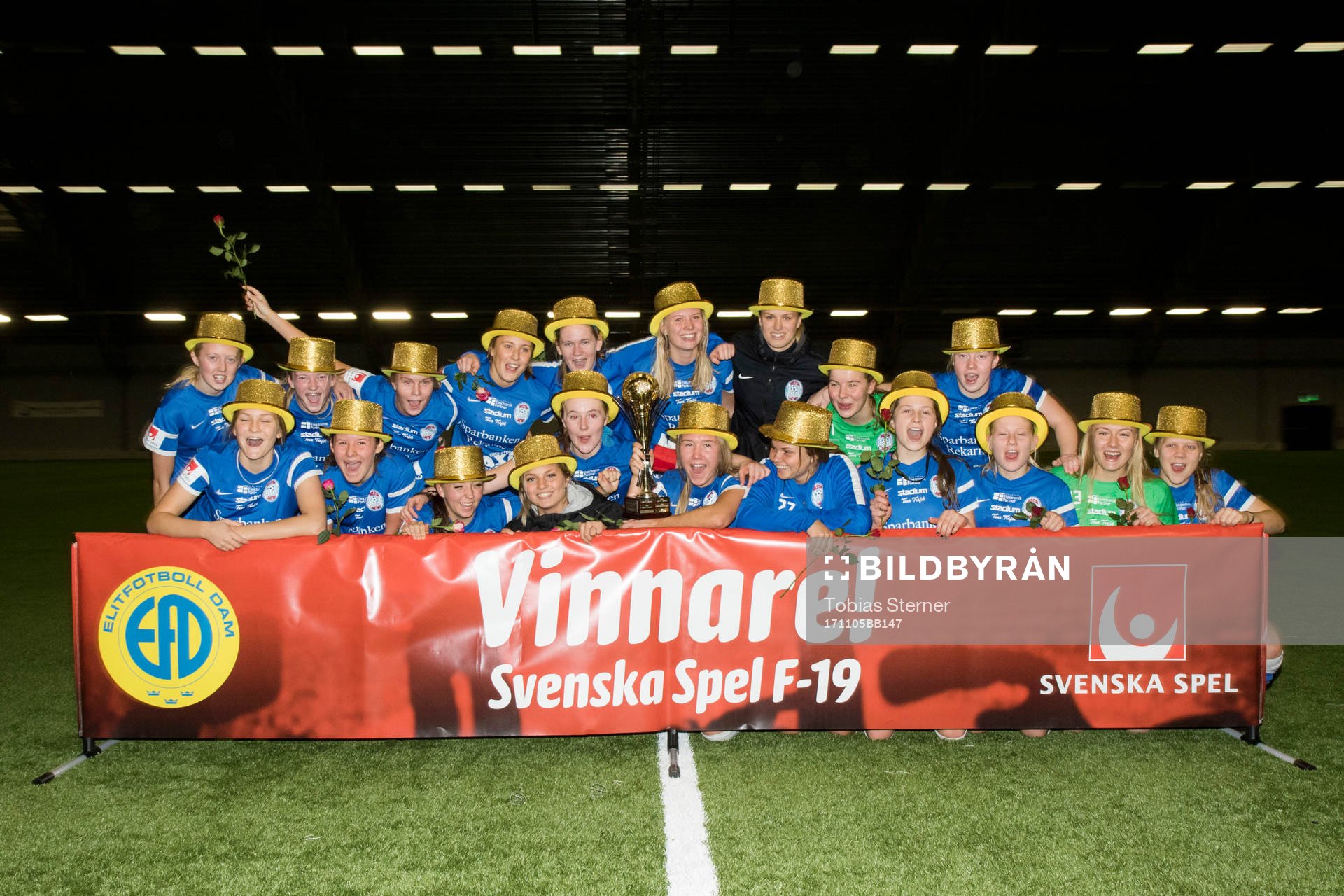 Eskilstuna United firar segern i finalen i Svenska spel F19