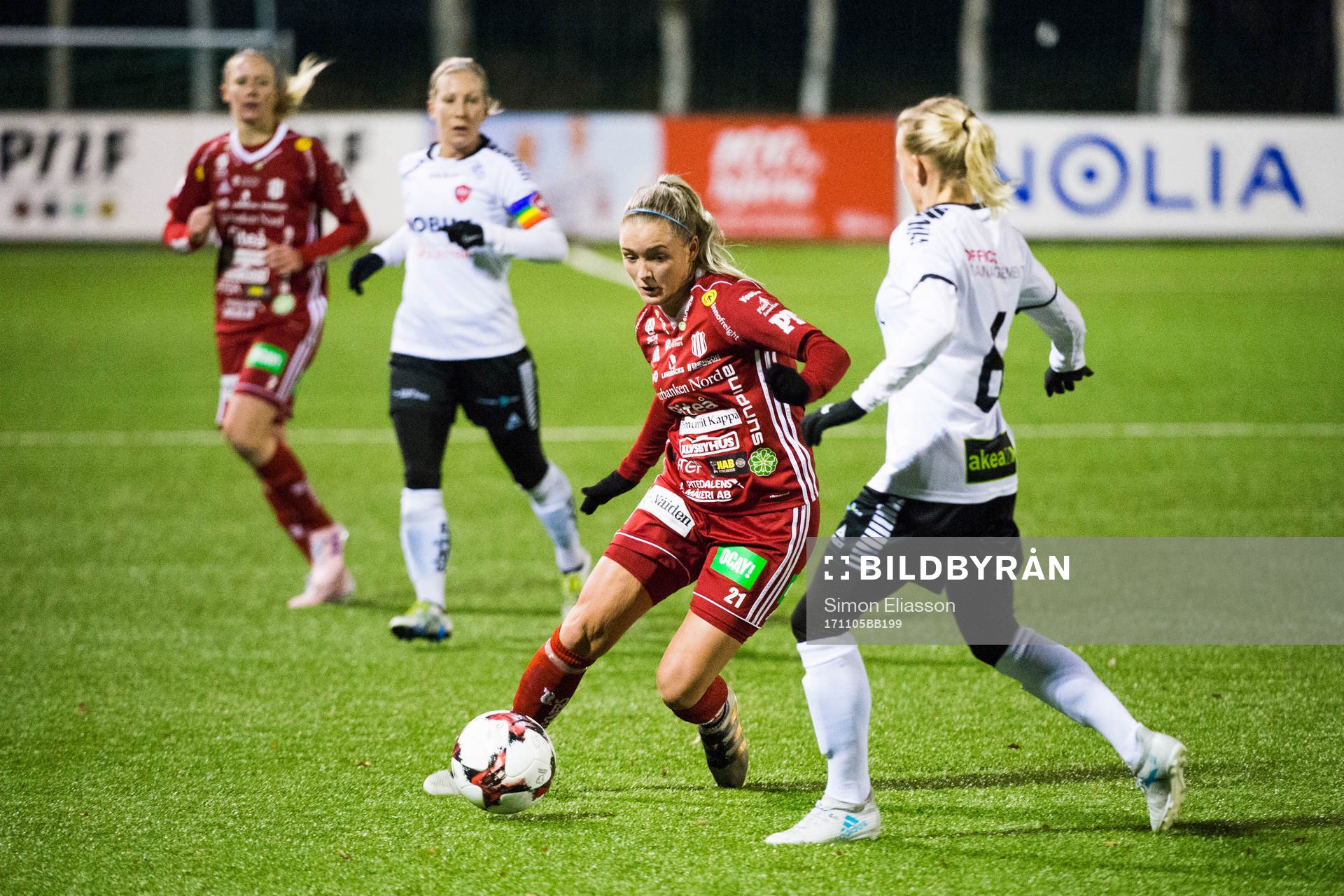 Piteås Ronja Aronsson och LB07s Sofia Wännerdahl
