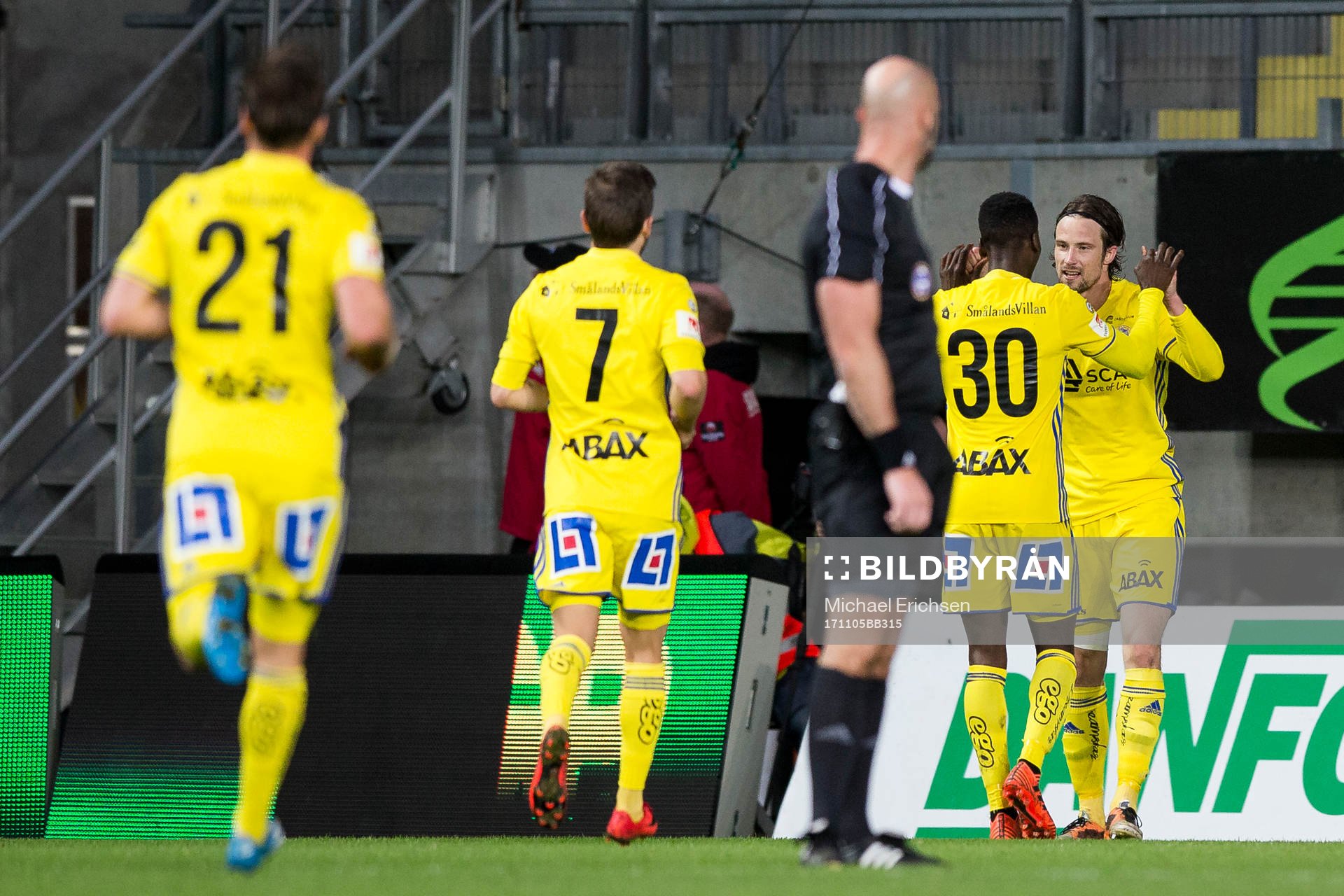 Sundsvalls Linus Hallenius jublar