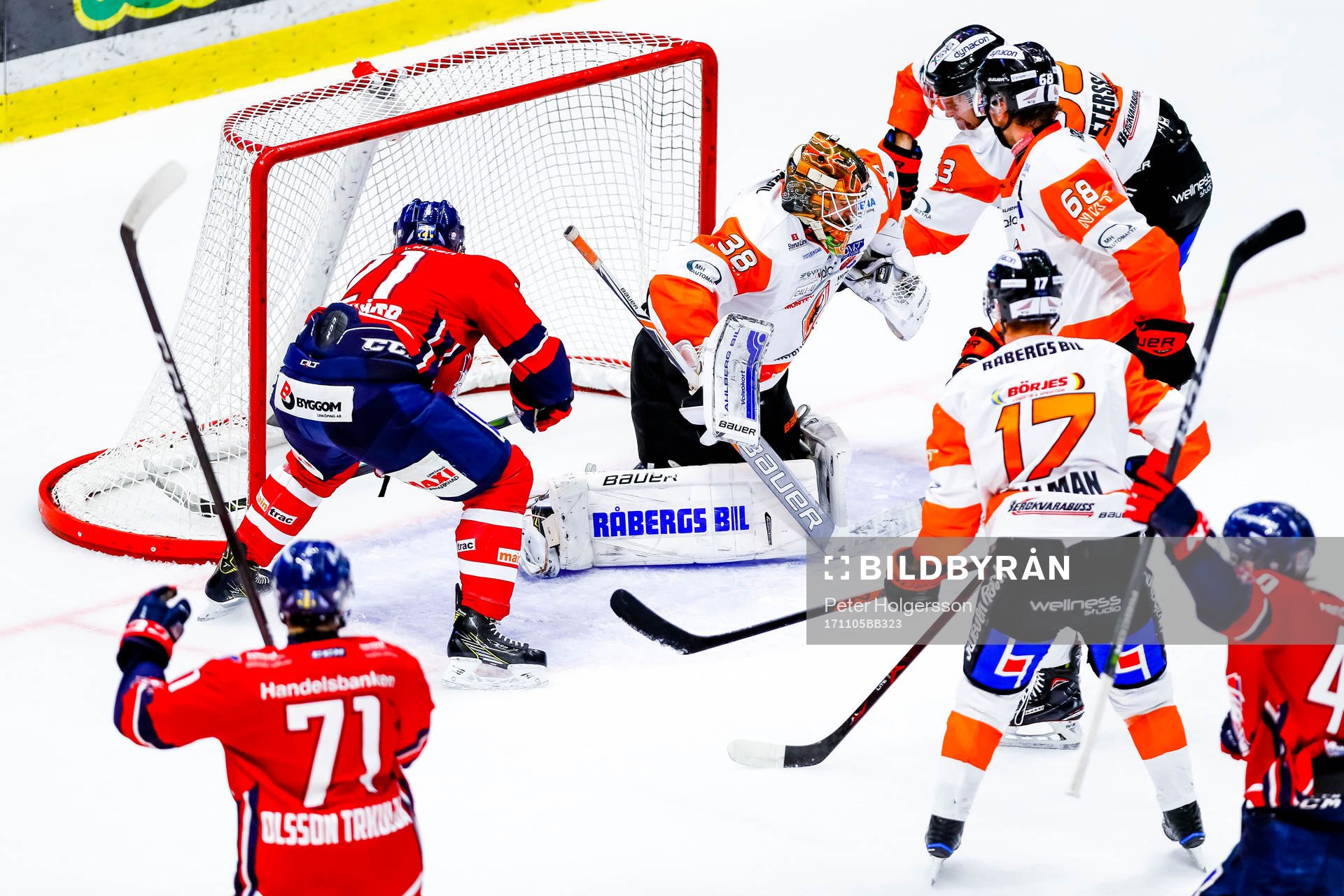 Linköpings Emil Sylvegård och Karlskronas målvakt