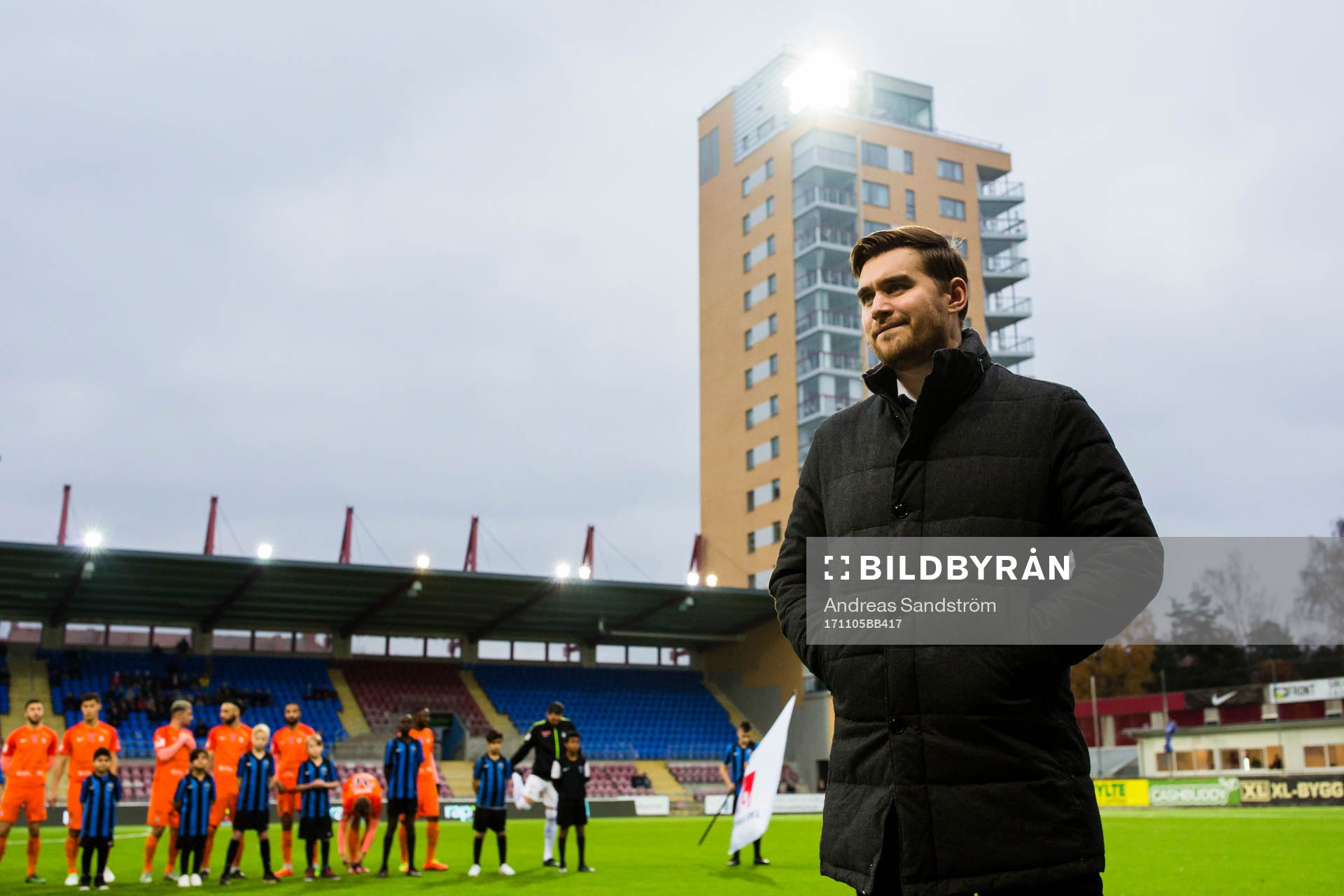 AFC Eskilstunas tränare Michael Jolley inför fotbollsmatchen i Allsvenskan mellan AFC Eskilstuna och Sirius den 5 November 2017 i Stockholm.