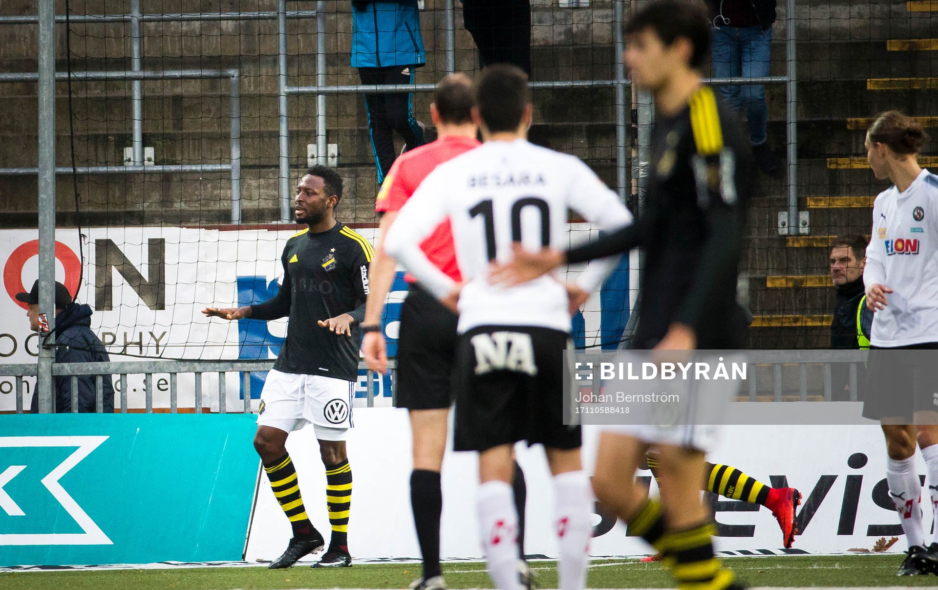 s Chinedu Ogbuke Obasi gör 0-1
