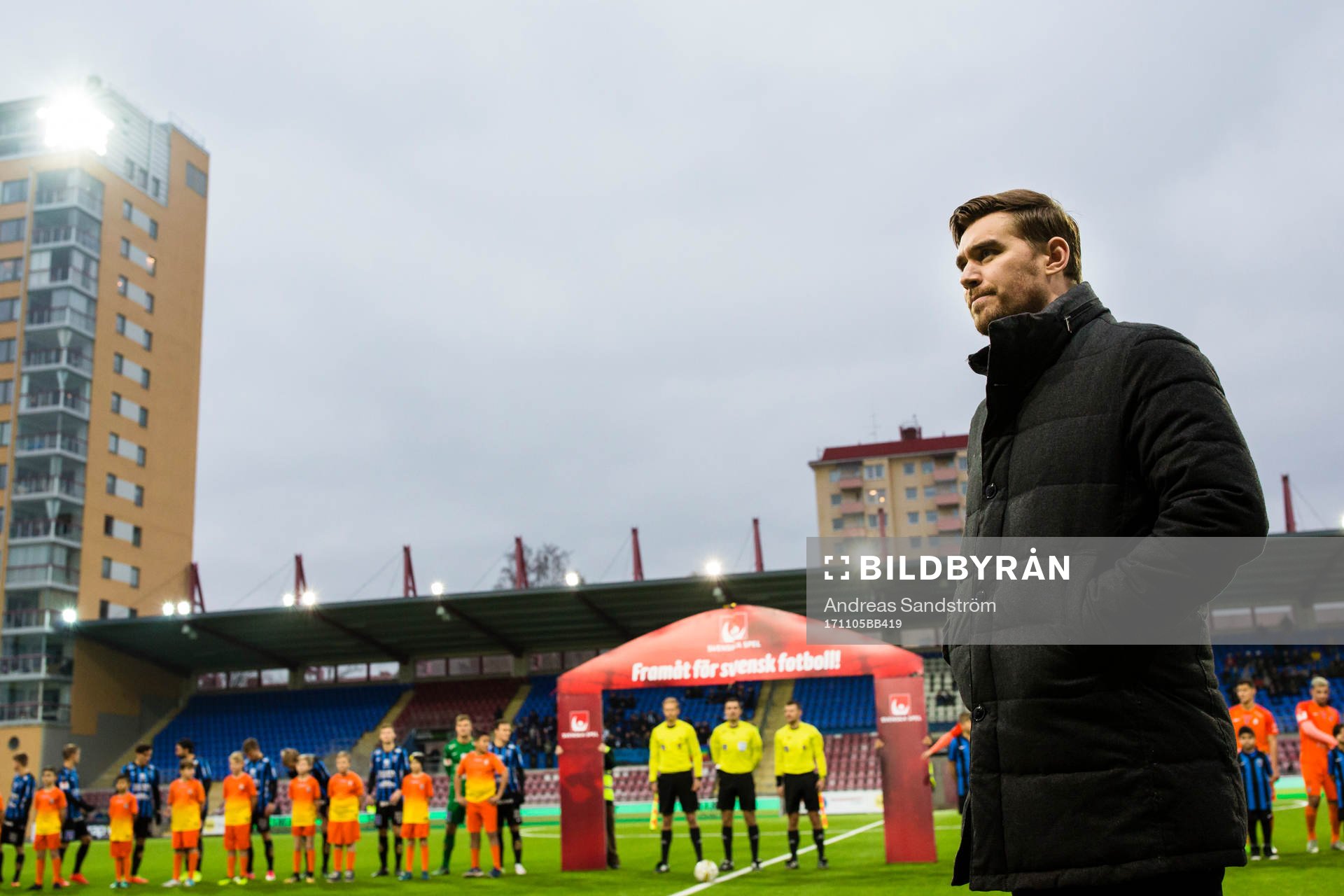AFC Eskilstunas tränare Michael Jolley inför fotbollsmatchen i Allsvenskan mellan AFC Eskilstuna och Sirius den 5 November 2017 i Stockholm.