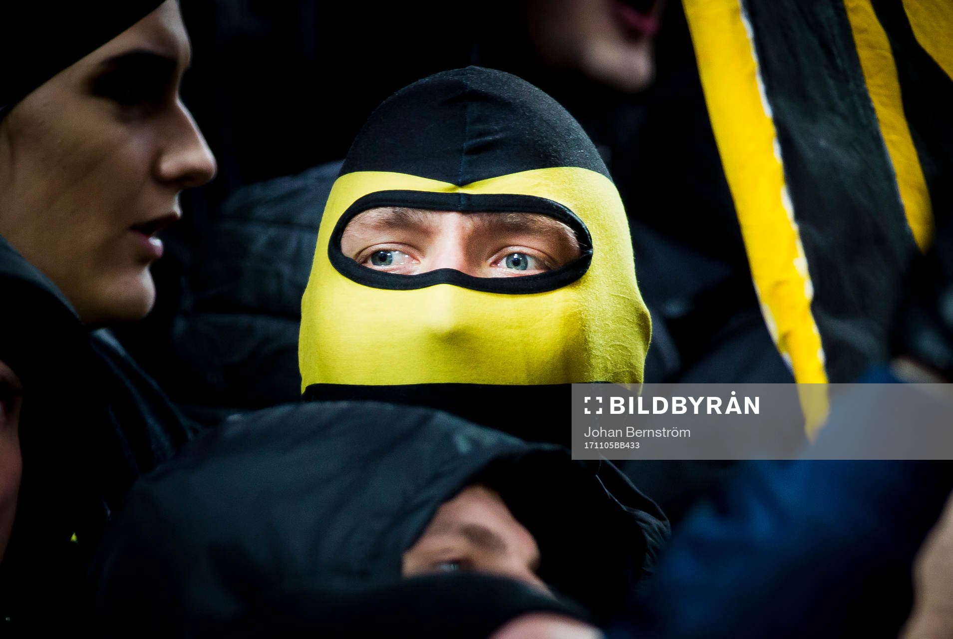 AIK supporter med maskering