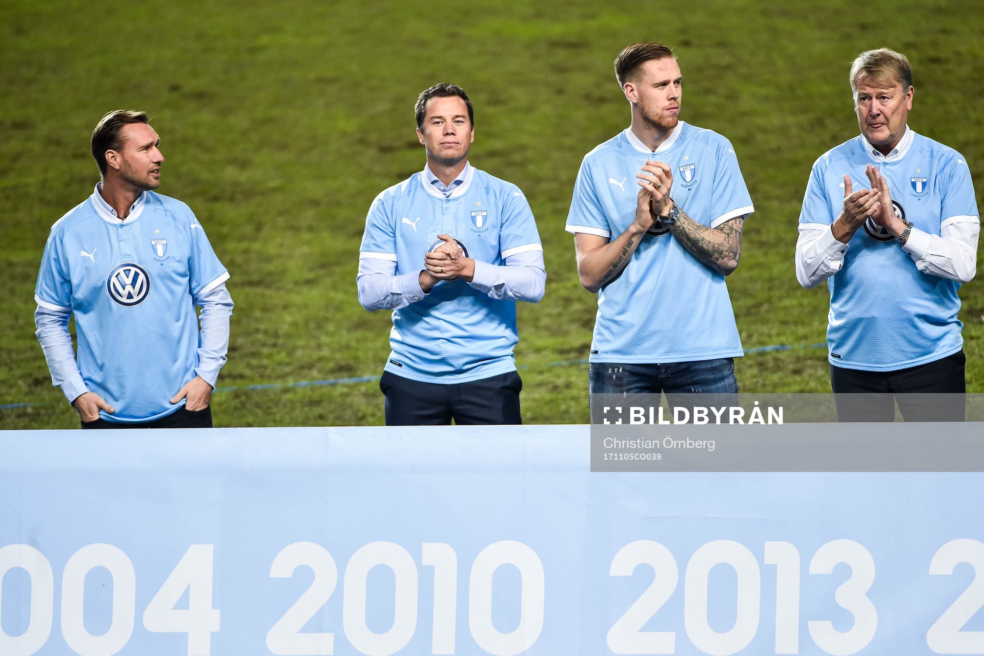 Malmö FFs tjugo guld uppmärksammas, 2004 Niklas Skoog, 2010 Daniel Andersson, 2013, Pontus Jansson och 2014, Åge Hareide efter fotbollsmatchen i Allsvenskan mellan Malmö FF och Häcken den 5 november 2017 i Malmö.
