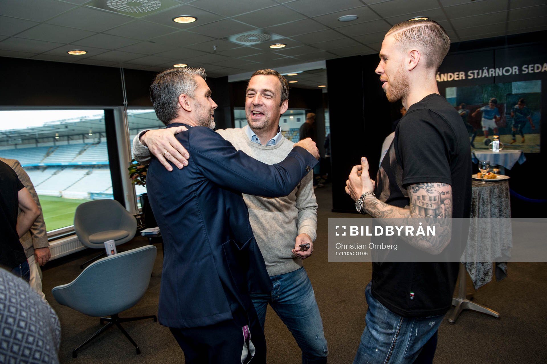 Malmö FFs VD Niclas Carlnén, Allan Kuhn och Pontus Jansson på plats i MFF museet innan fotbollsmatchen i Allsvenskan mellan Malmö FF och Häcken den 5 november 2017 i Malmö.