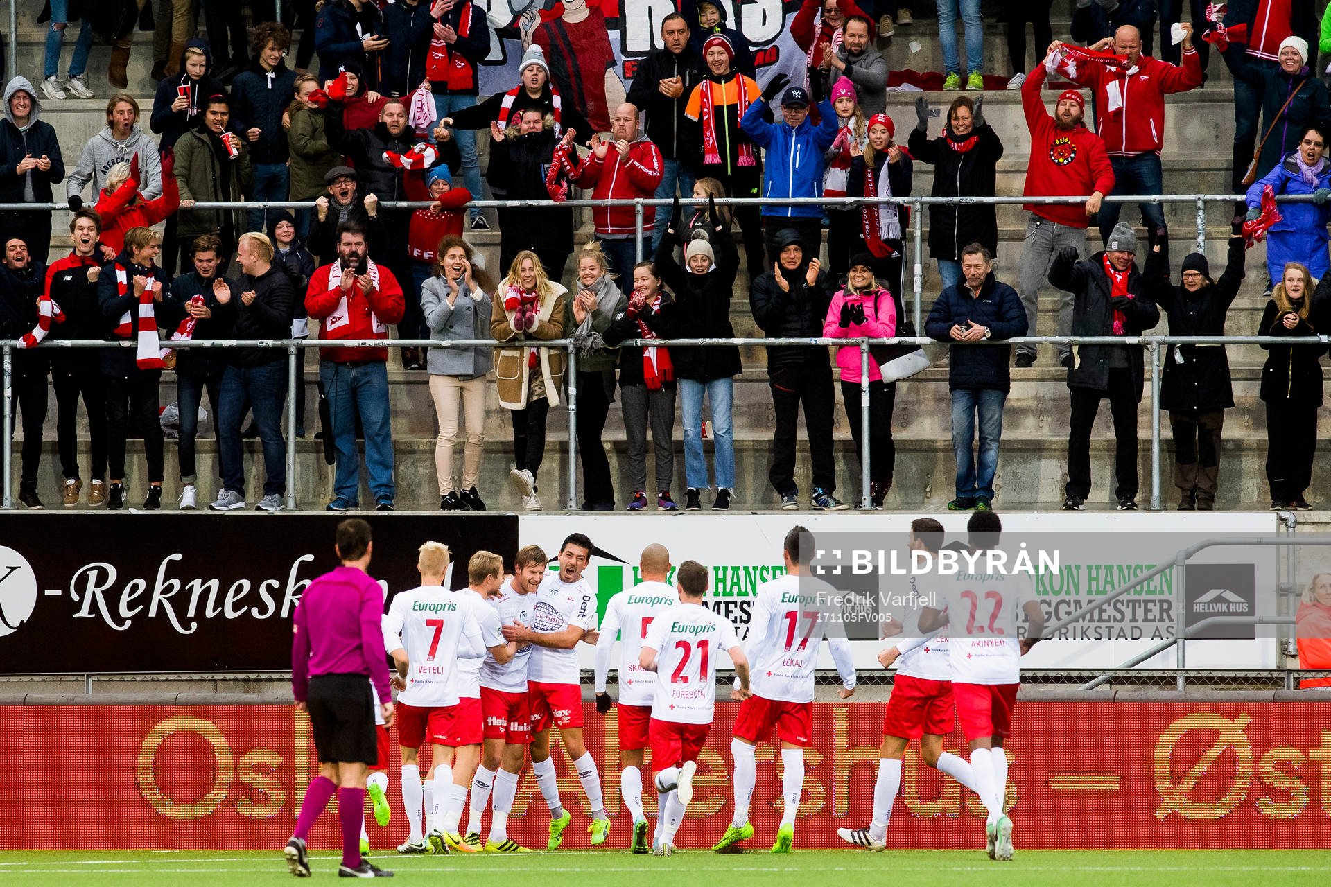 Ulrik Flo of Fredrikstad celebrates with his teammates after scoring 2-0 during the OBOS-ligaen match between Fredrikstad and Sandnes Ulf on November 5, 2017 in Fredrikstad