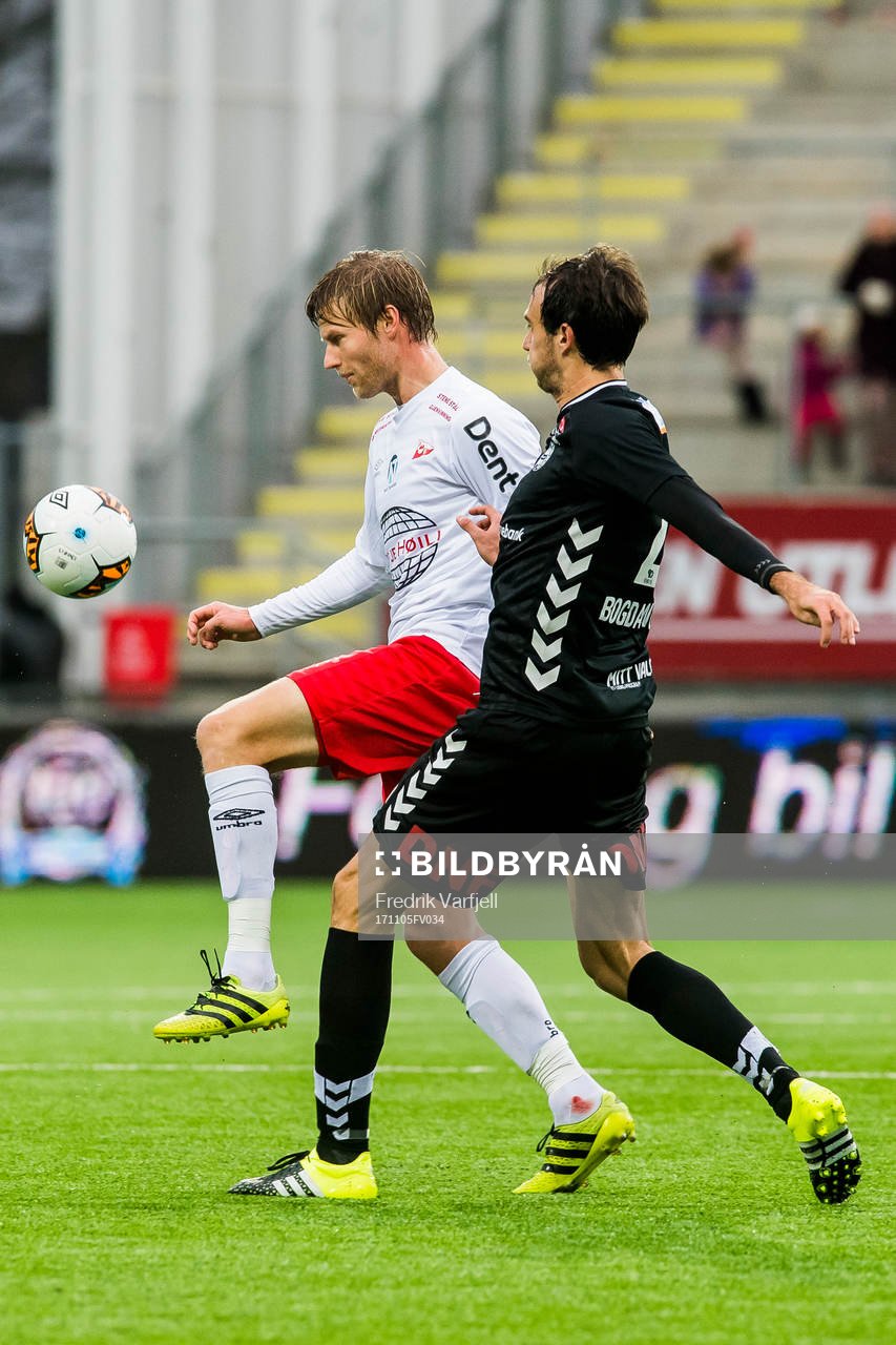 Ulrik Flo of Fredrikstad and Jasmin Bogdanovic of Sandnes Ulf during the OBOS-ligaen match between Fredrikstad and Sandnes Ulf on November 5, 2017 in Fredrikstad