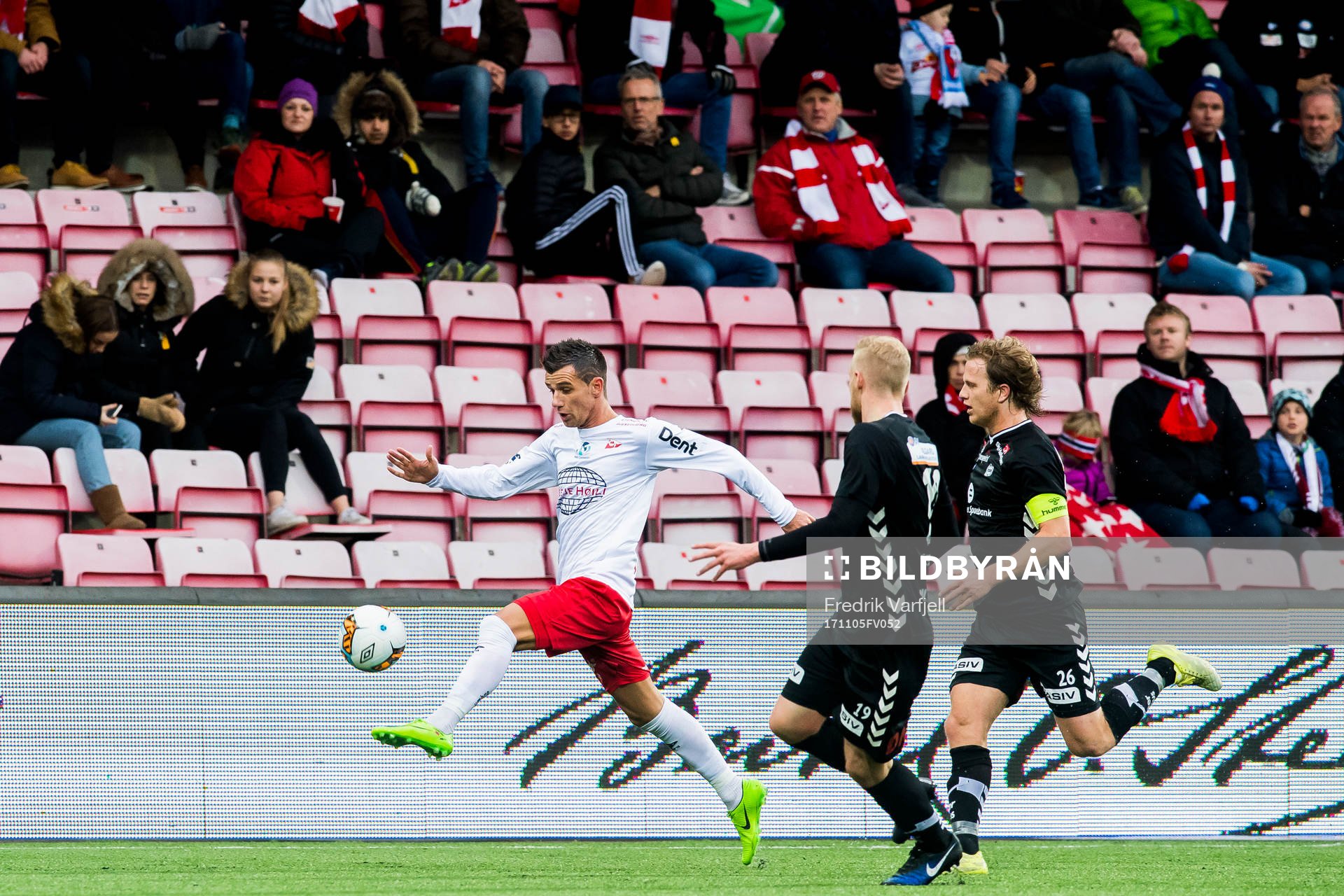 Rocky Lekaj of Fredrikstad , Mads Nielsen and Kenneth Sola