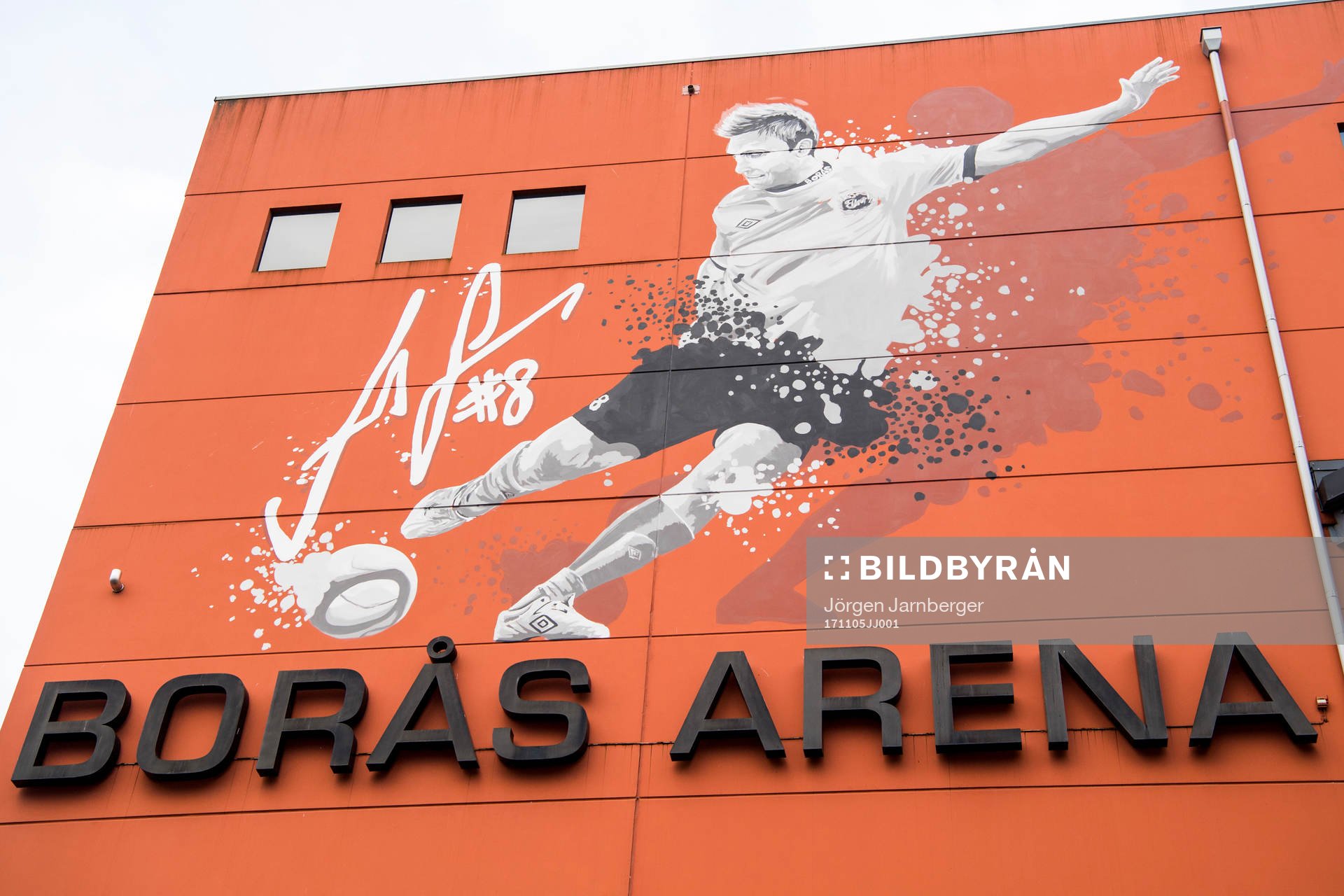 Väggmålning på Borås arena med Anders Svensson målad
