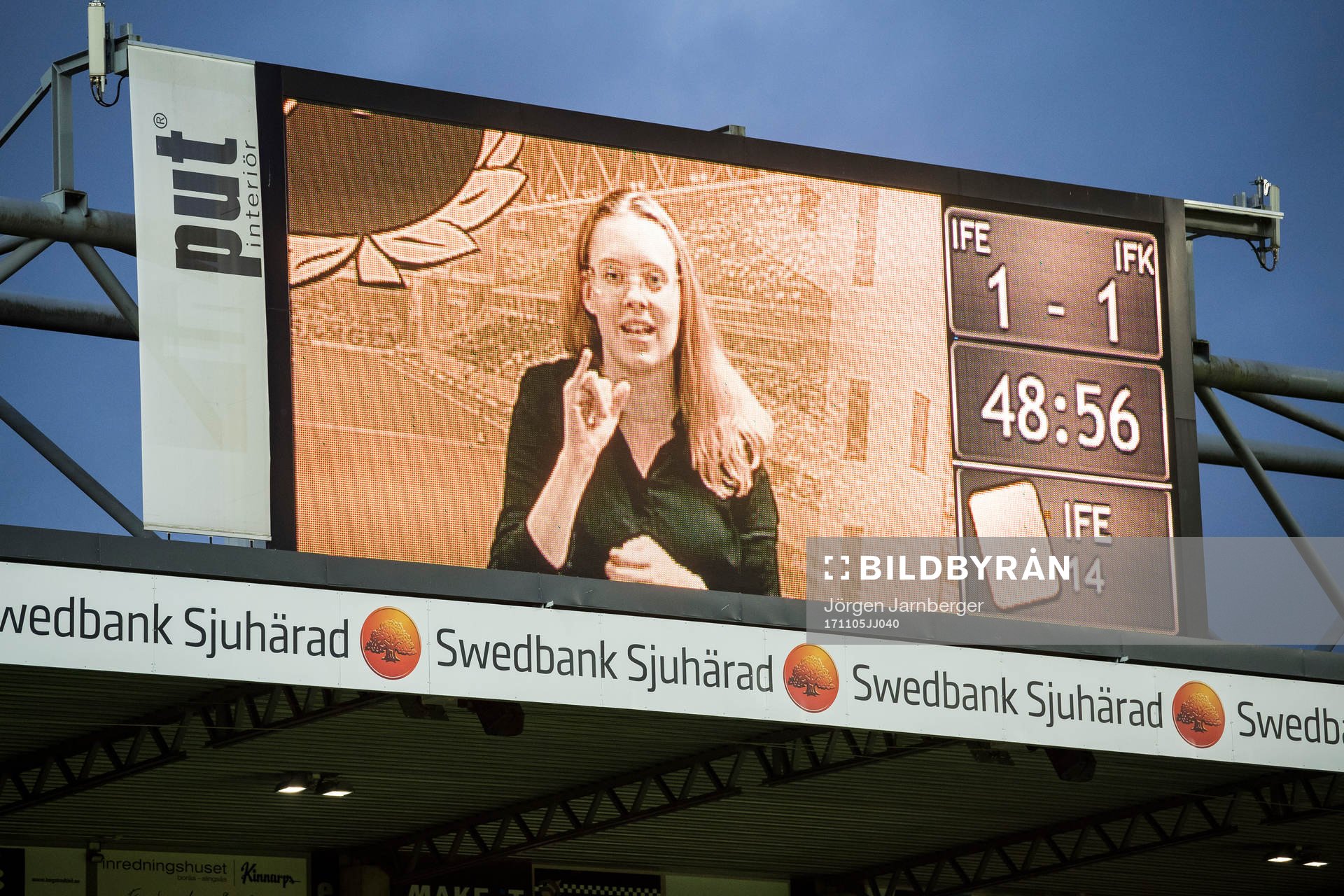 Teckentolk på storbildsskärmen