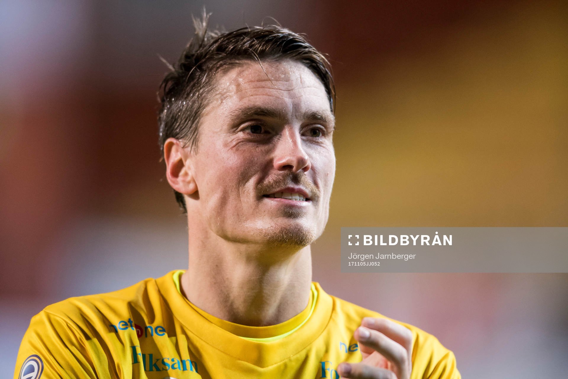 Elfsborgs Lasse Nilsson tackas av