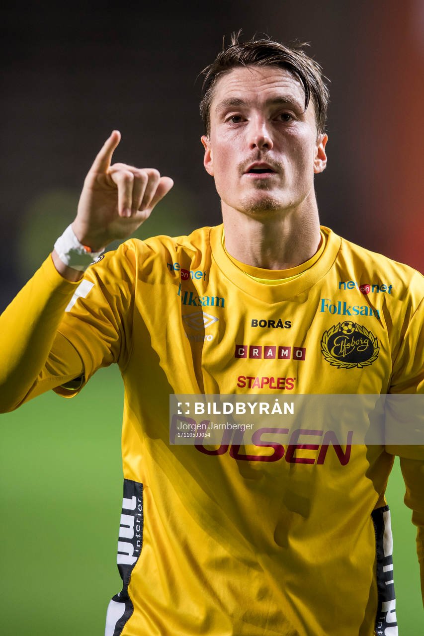 Elfsborgs Lasse Nilsson tackas av