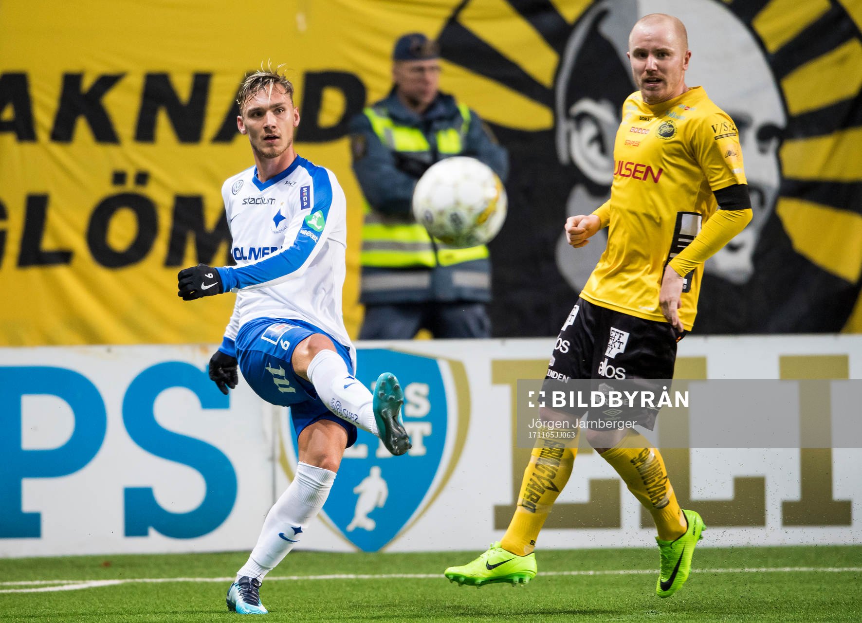 Norrköpings Linus Wahlqvist och Elfsborgs Simon Lundevall