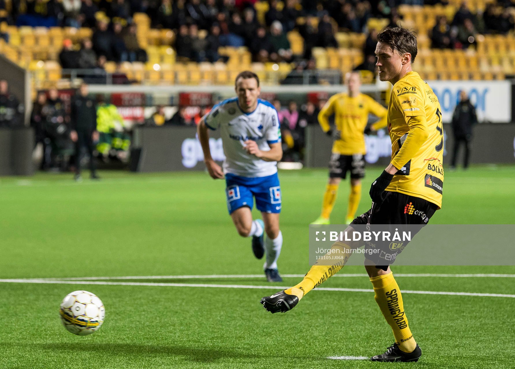 Elfsborgs Lasse Nilsson skjuter 3-2 på straff