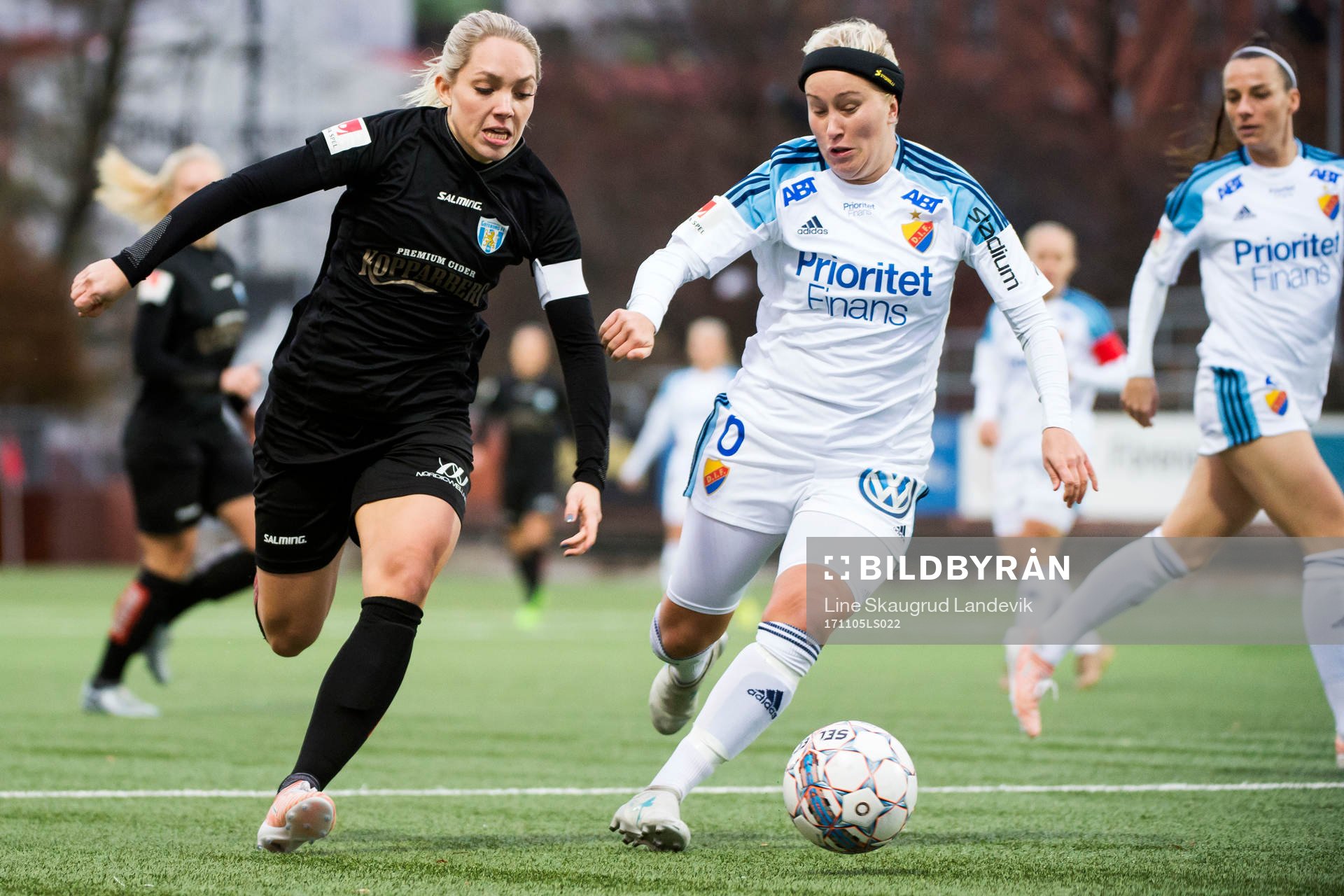 Göteborgs Elin Rubensson och Djurgårdens Annika Kukkonen