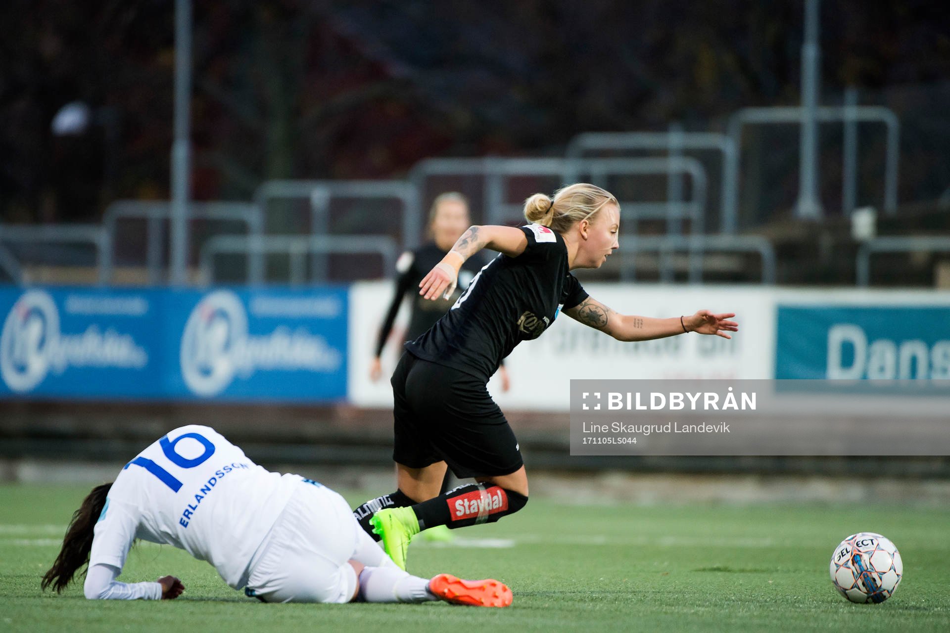 Djurgårdens Tempest-Marie Norlin och Göteborgs Nathalie