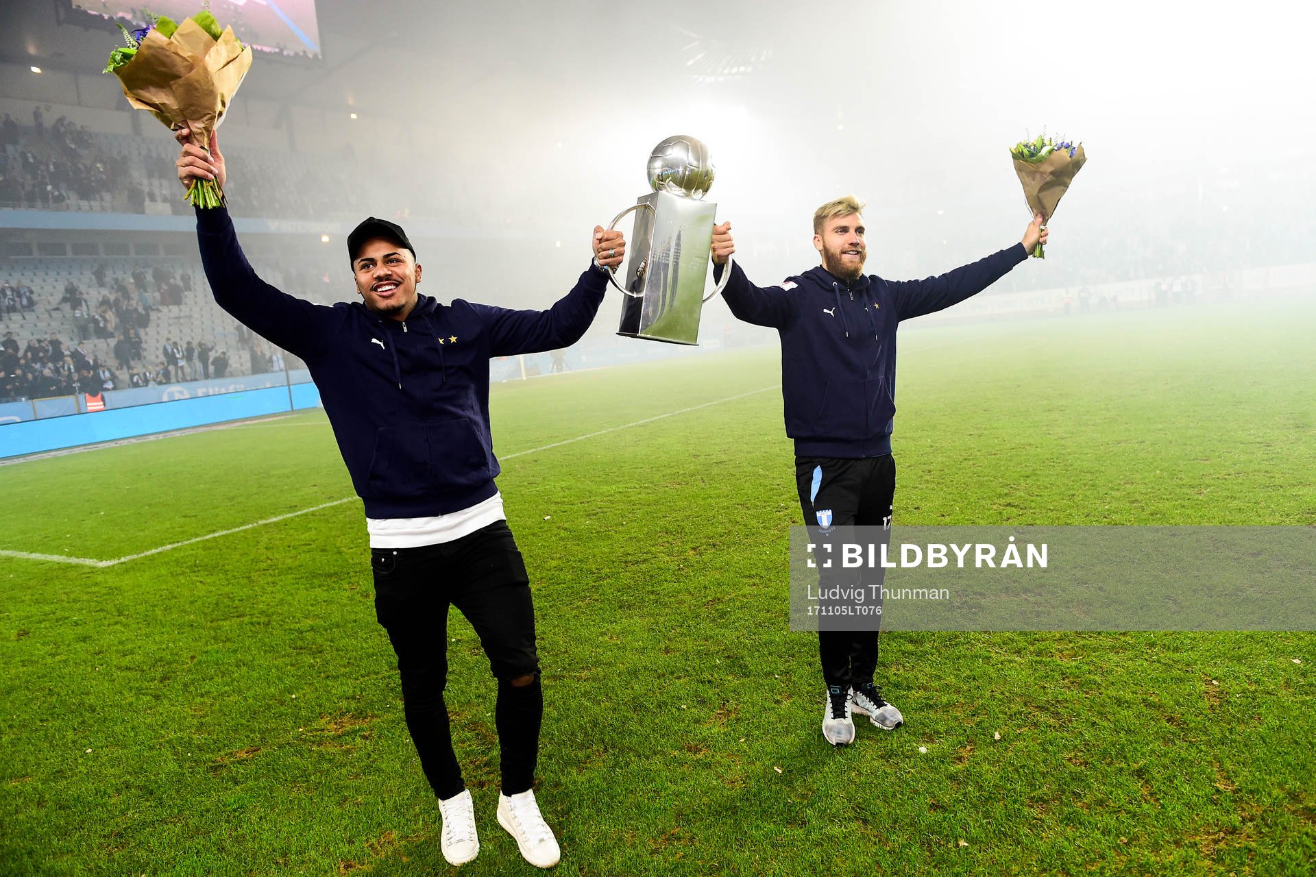 Malmö FFs Felipe Carvalho och Rasmus Bengtsson jublar med