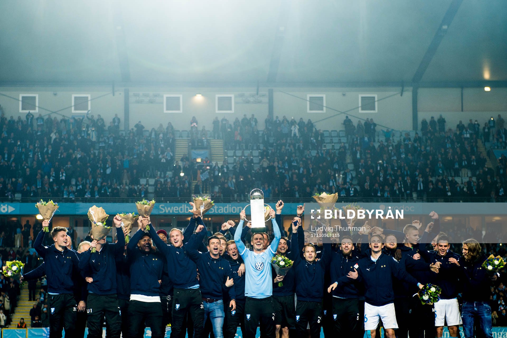 Malmö FFs Markus Rosenberg lyfter med Lennart Johanssons