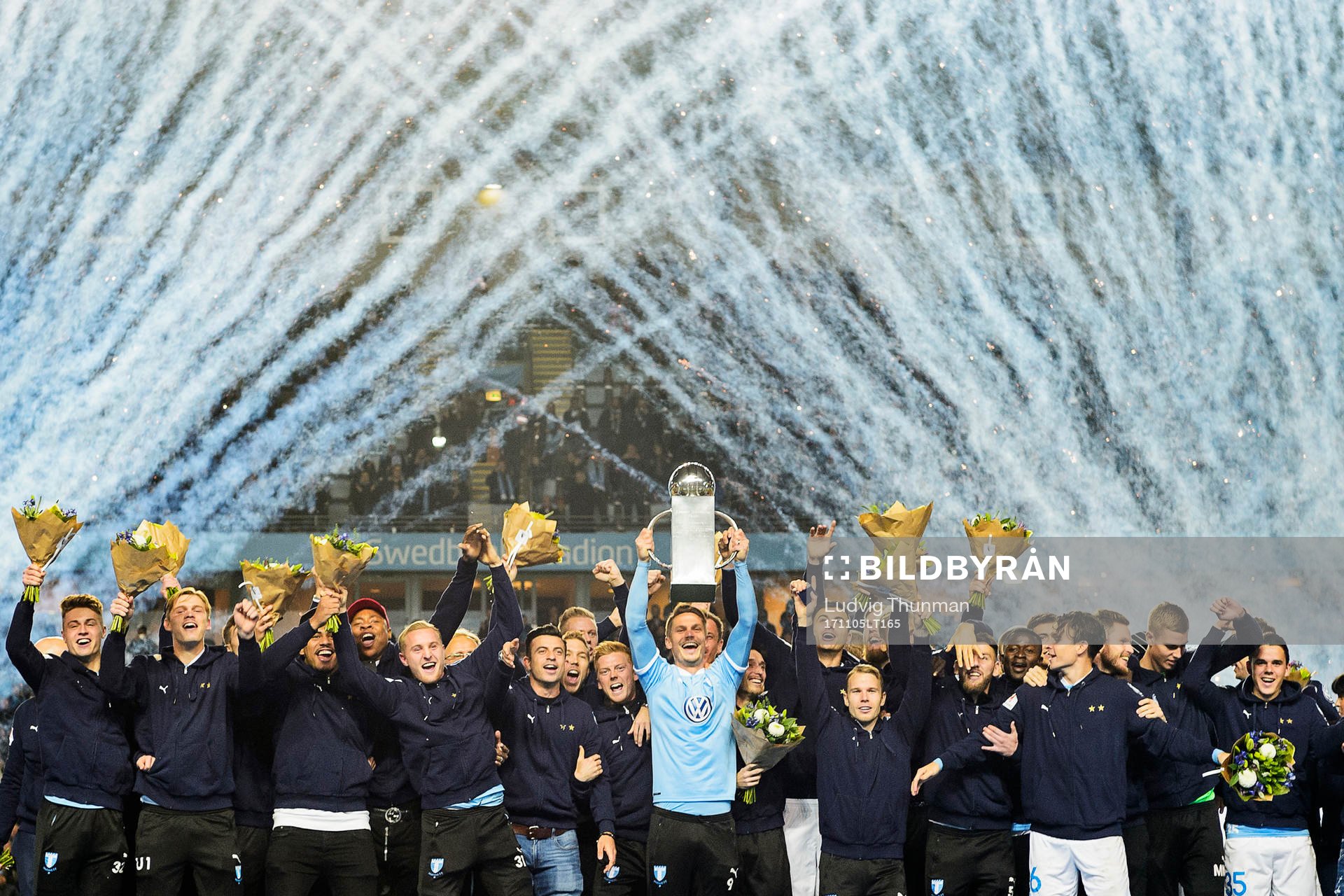 Malmö FFs Markus Rosenberg lyfter med Lennart Johanssons