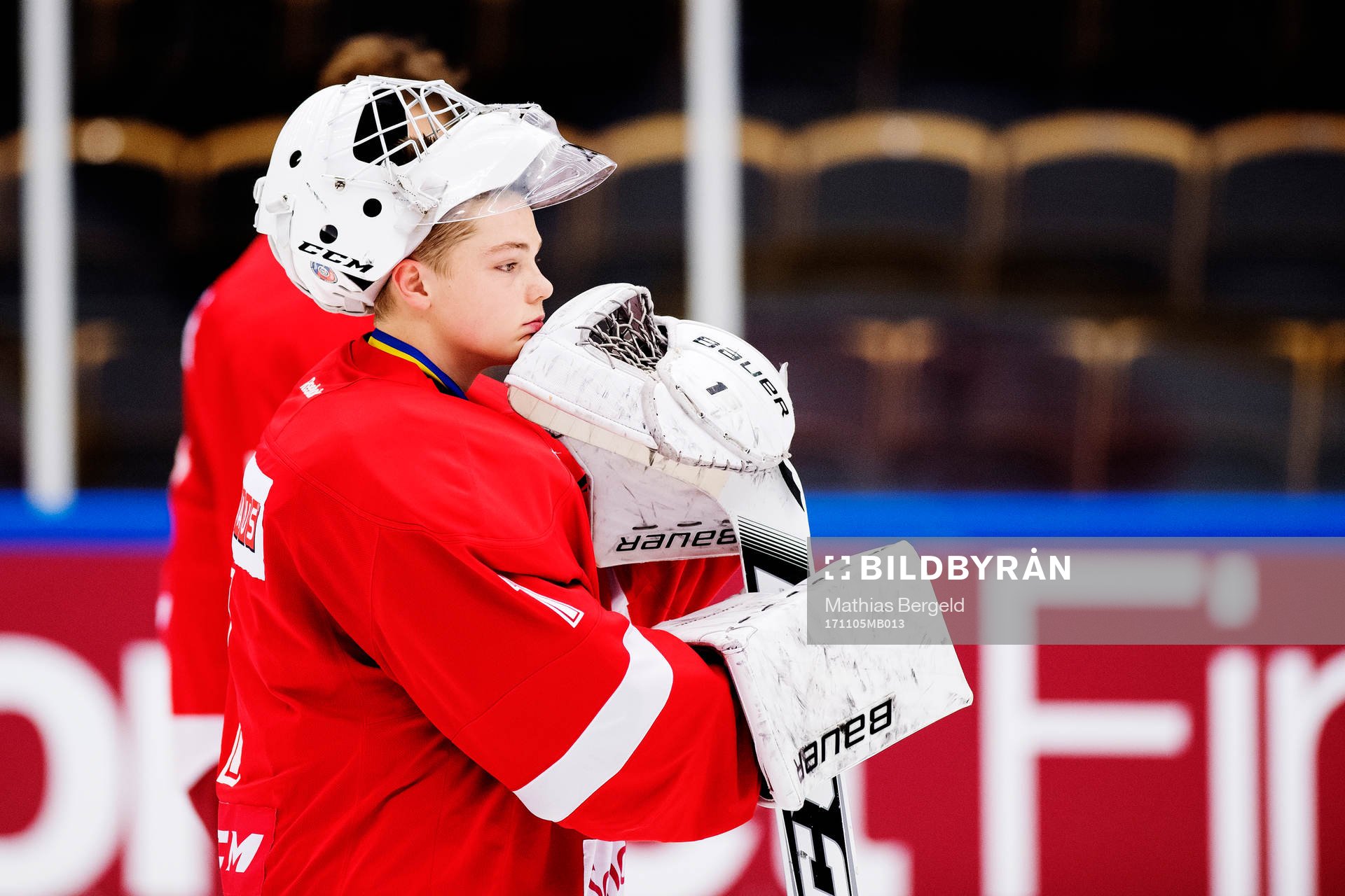 Östergötlands målvakt Ludvig Eriksson deppar