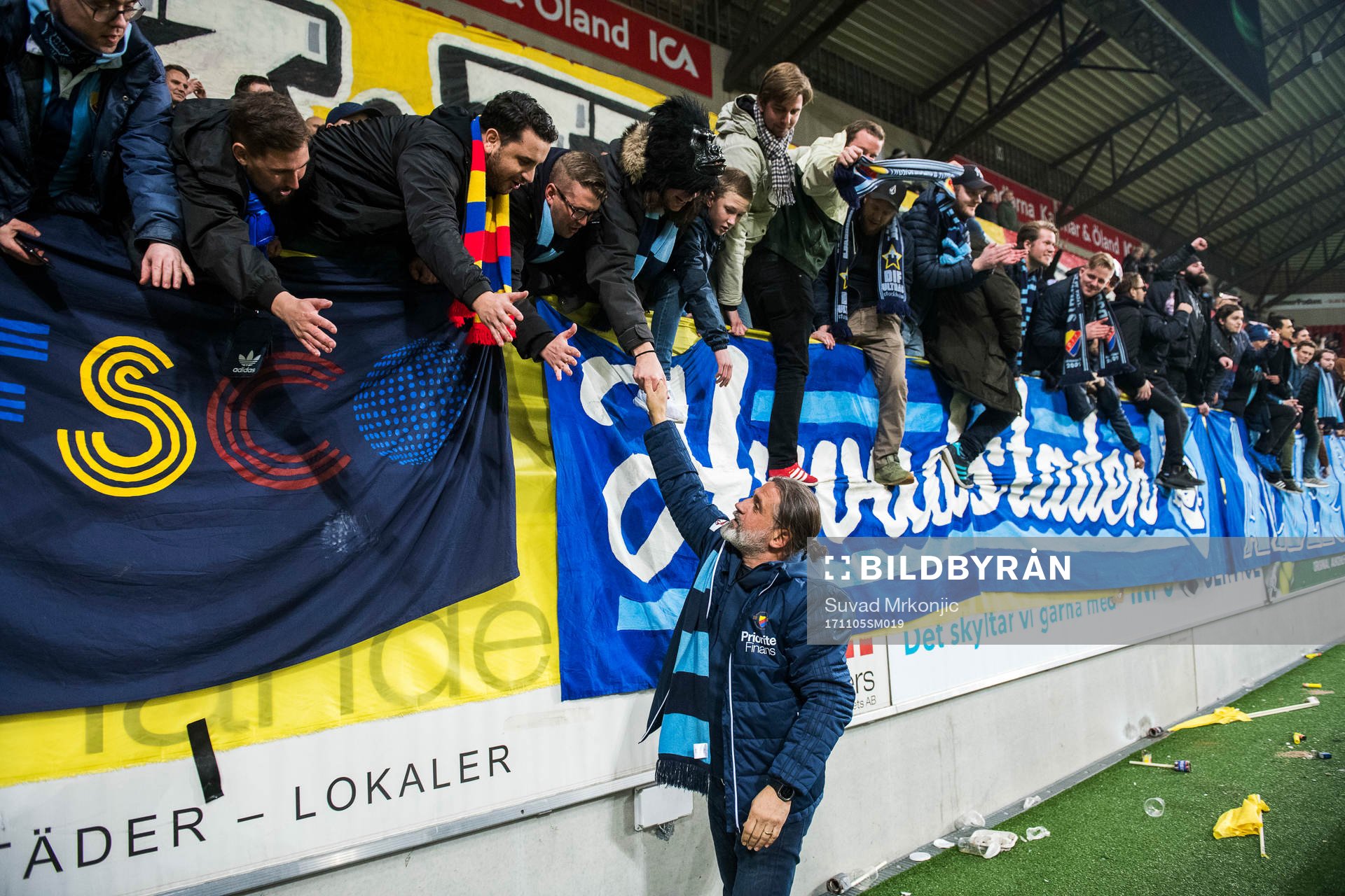 Djurgårdens tränare Özcan Melkemichel jublar
