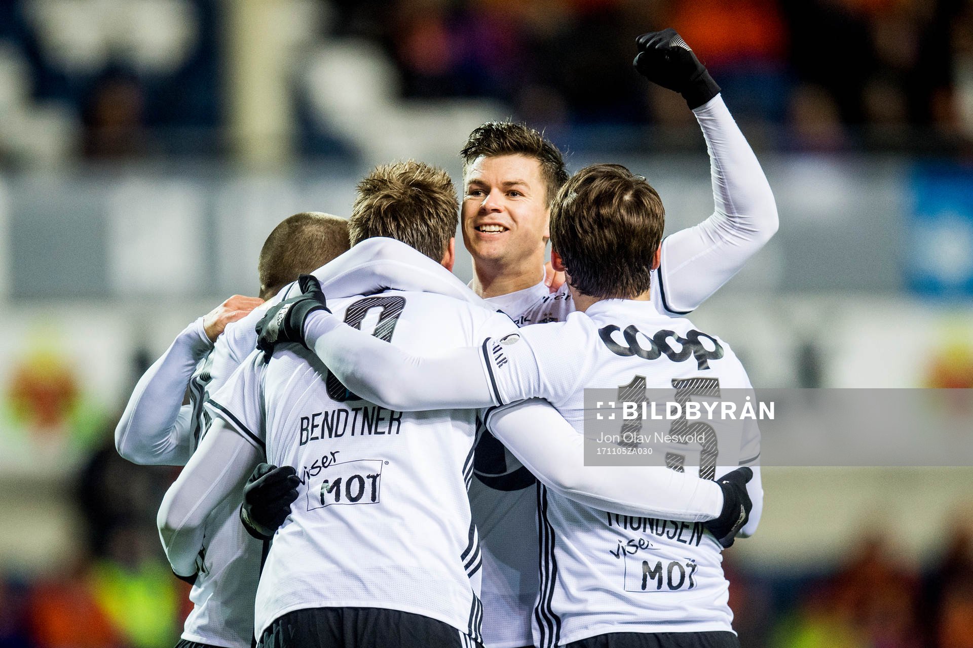Pål André Helland of Rosenborg celebrates 1-0 with his teammates during the Eliteserien match between Aalesund and Rosenborg on November 5, 2017 in Ålesund.