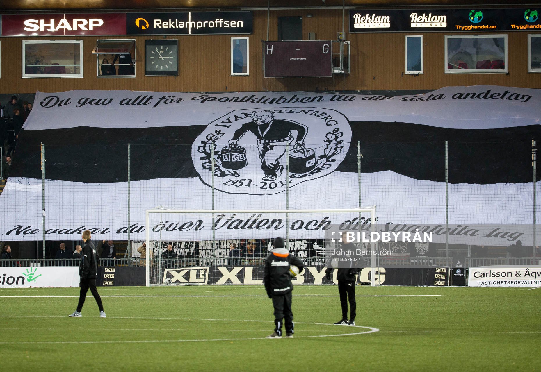 Örebrofansen har ett tifo för att hylla bortgångna Ivan