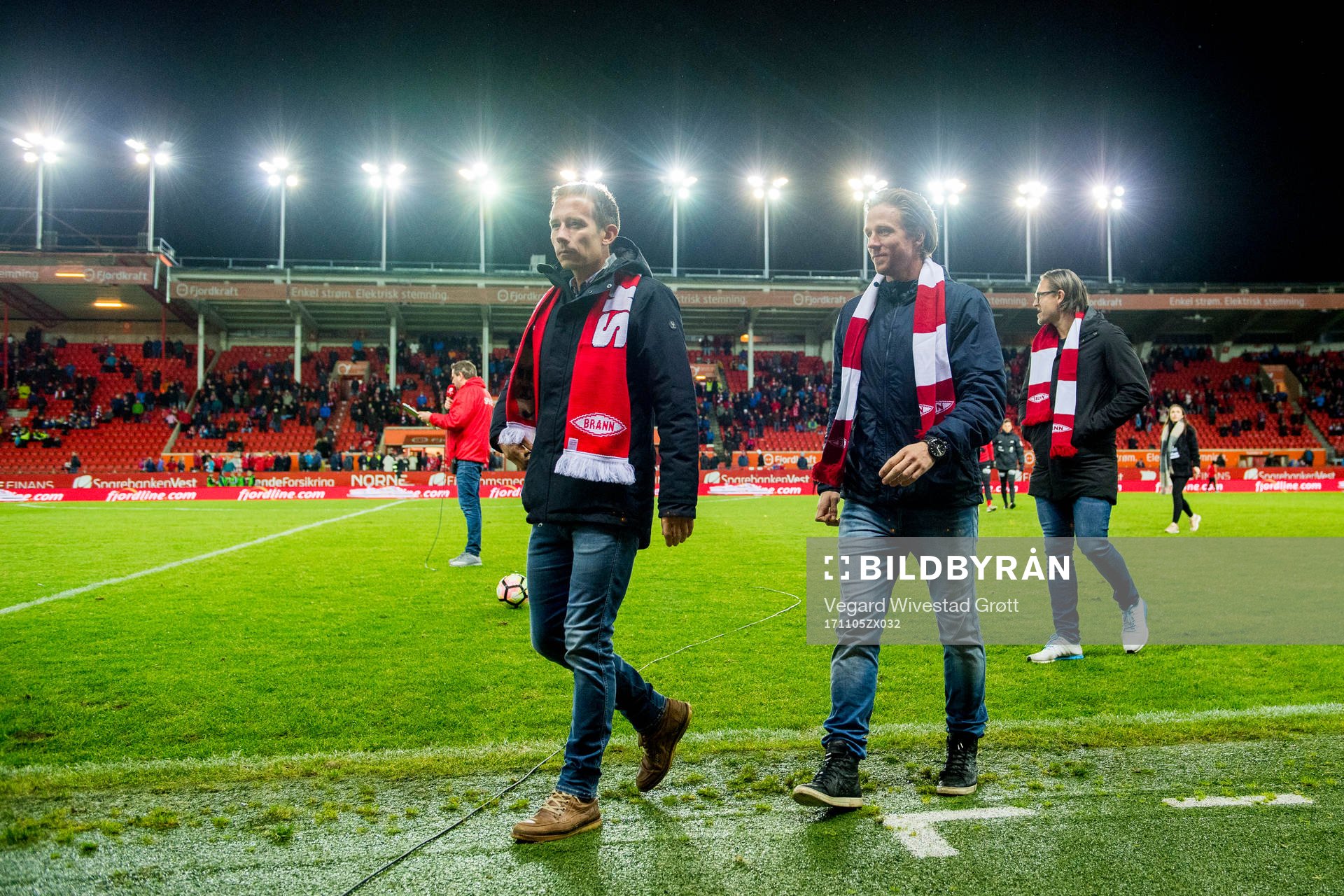 Cato Guntveit, Jan Gunnar Solli and Thorstein Helstad at half time during the Eliteserien match between Brann and Lillestrøm on November 5, 2017 in Bergen.
