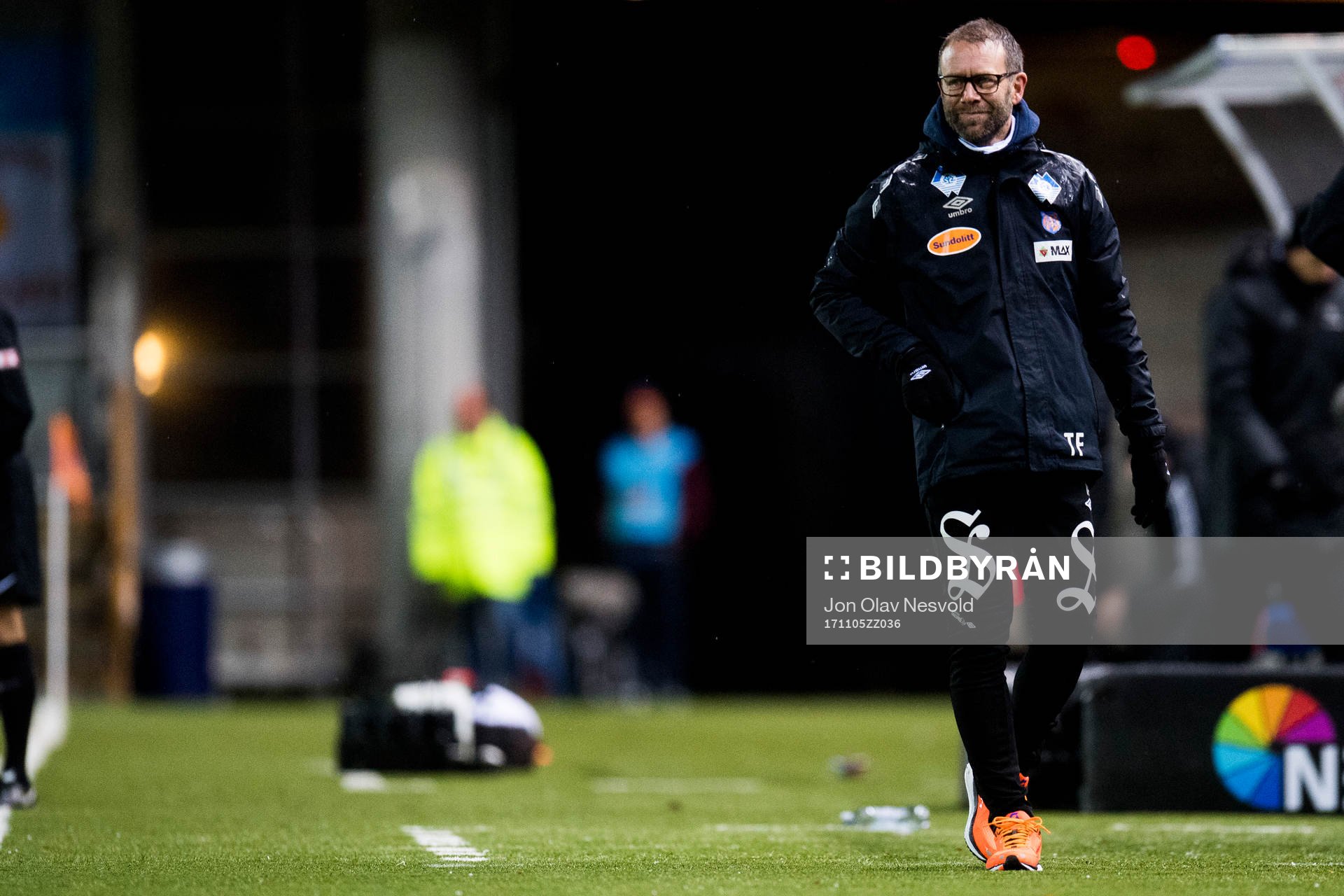 Trond Fredriksen, head coach of Aalesund, during the Eliteserien match between Aalesund and Rosenborg on November 5, 2017 in Ålesund.