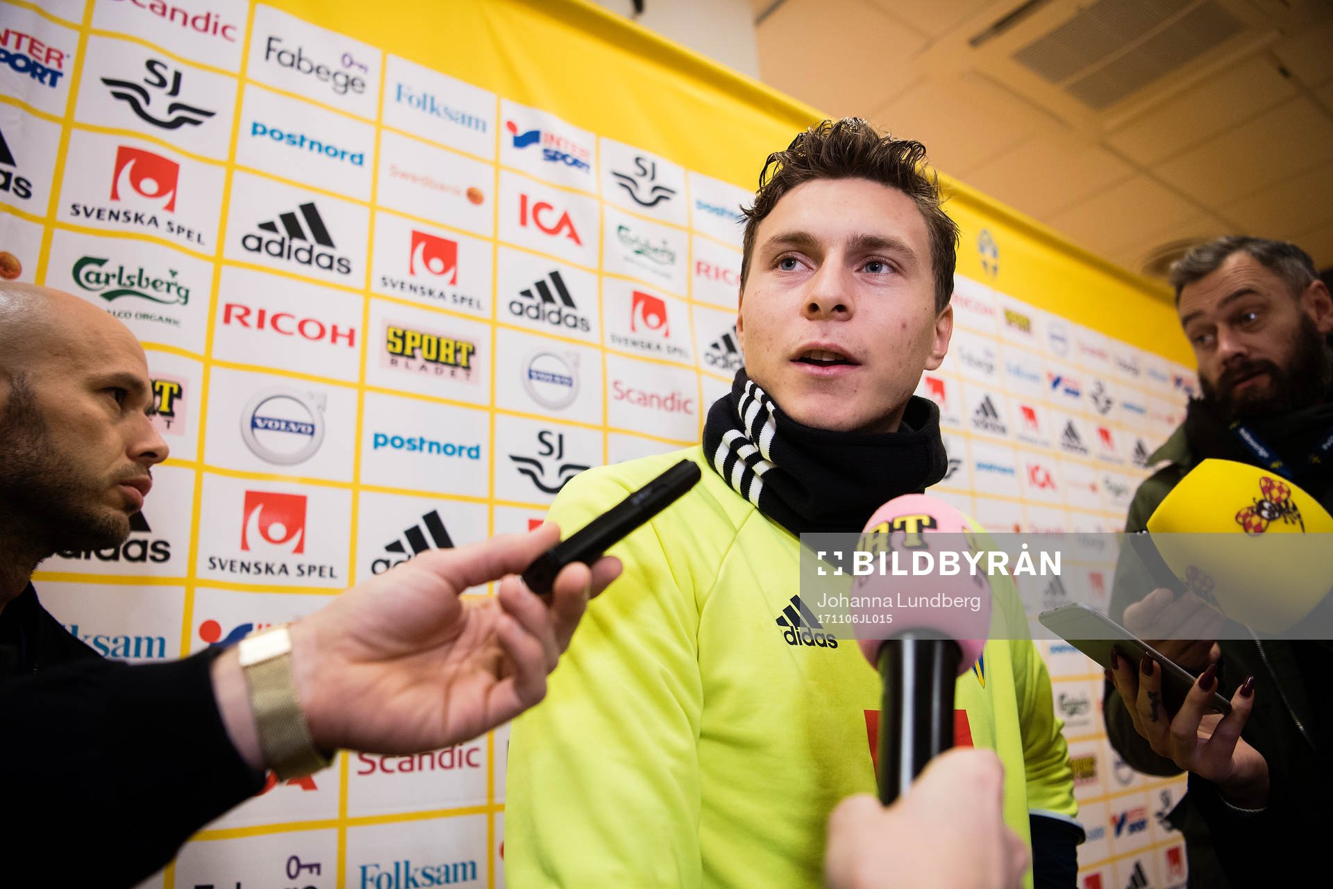 Victor Nilsson Lindelöf i mixed zone