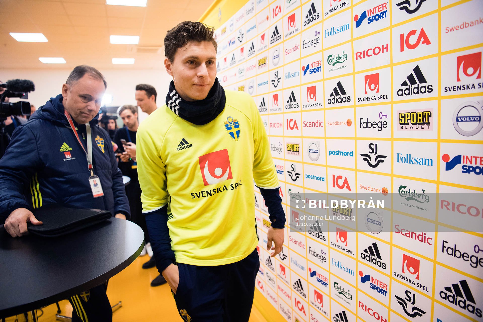 Victor Nilsson Lindelöf i mixed zone