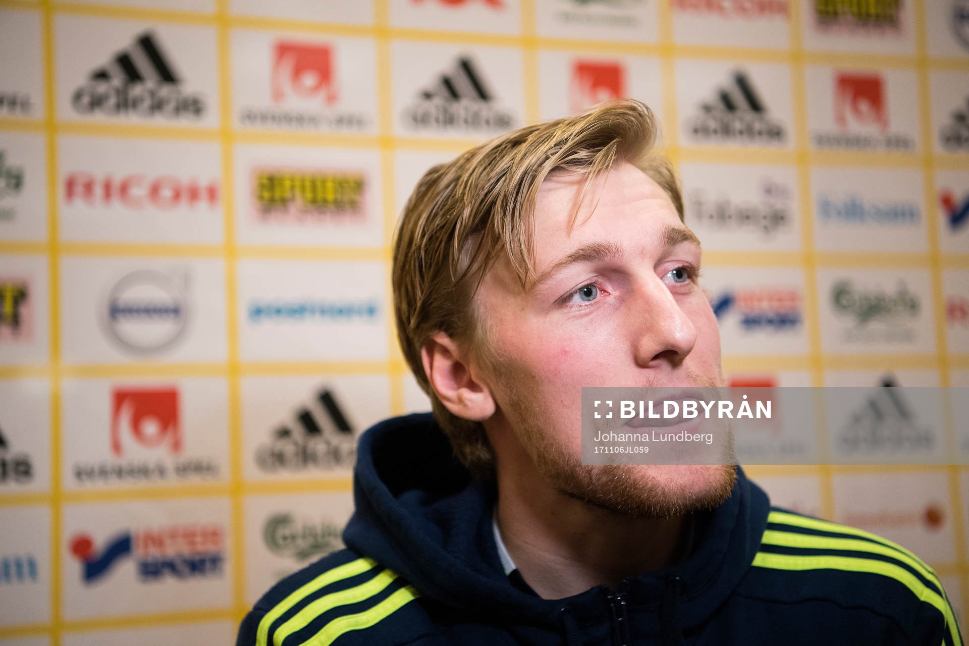 Emil Forsberg deltar i mixed zone